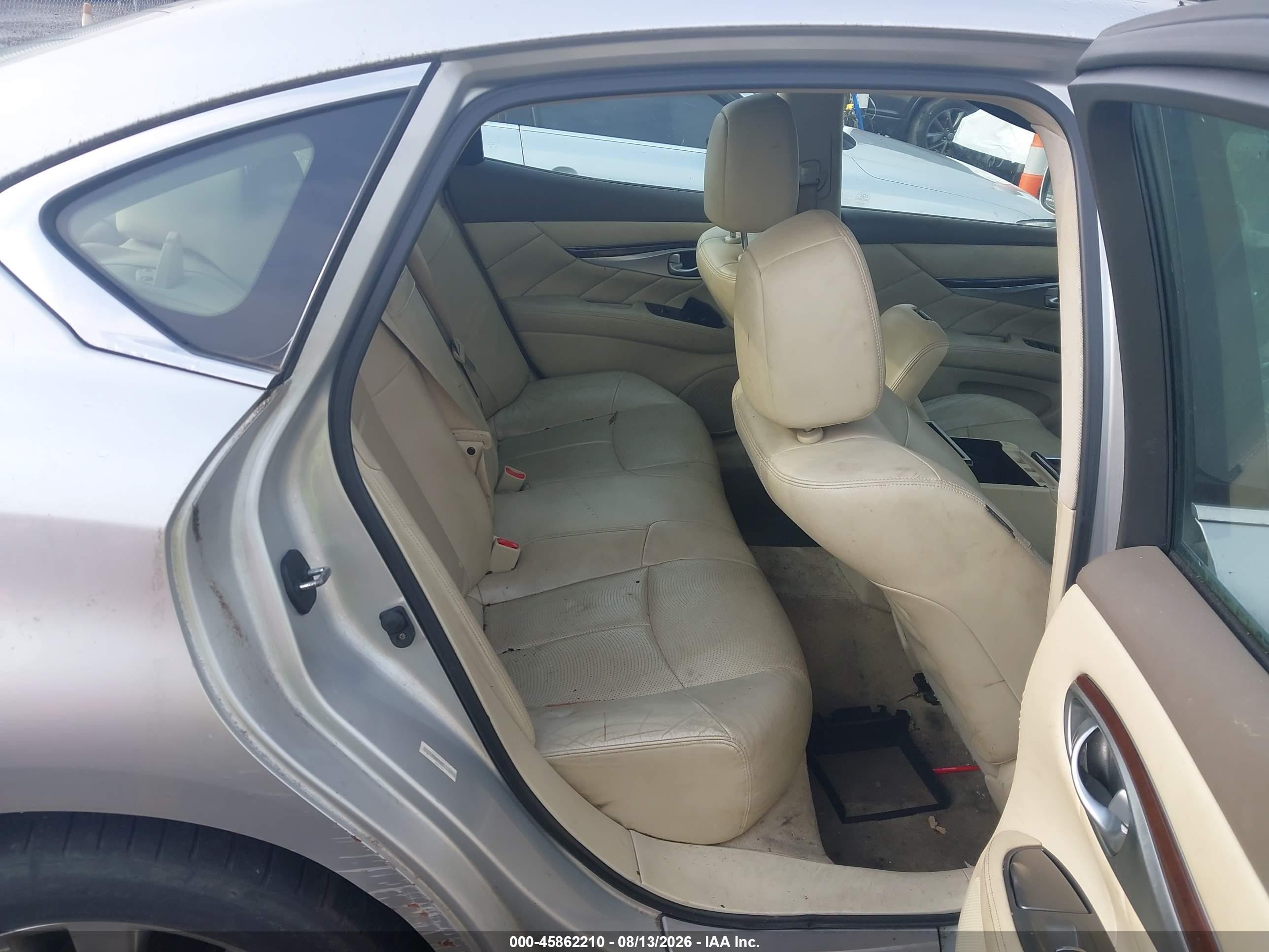 2012 Infiniti M37x Silver vin: JN1BY1AR9CM396093