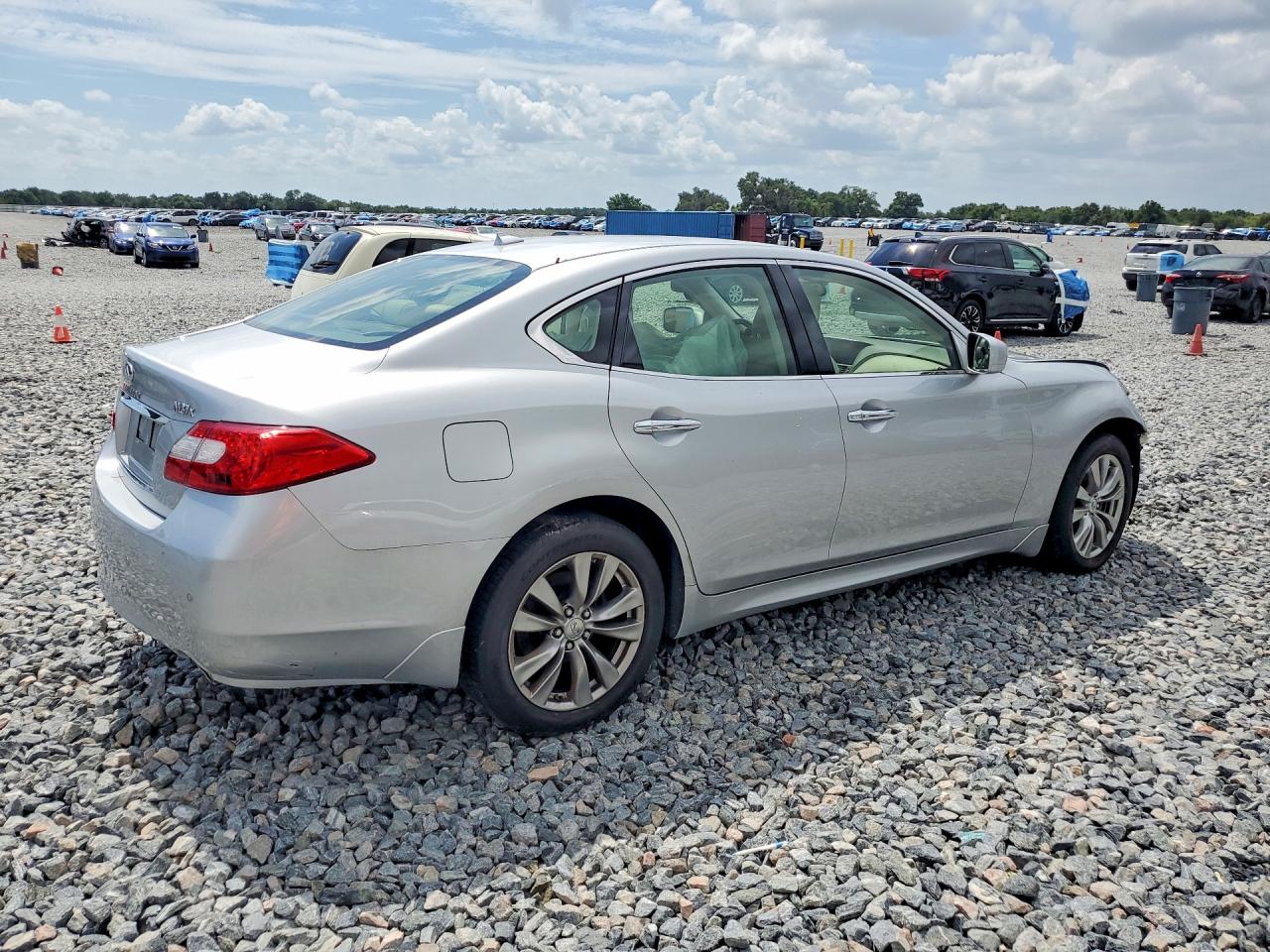 2013 Infiniti M37 X Silver vin: JN1BY1AR9DM601574