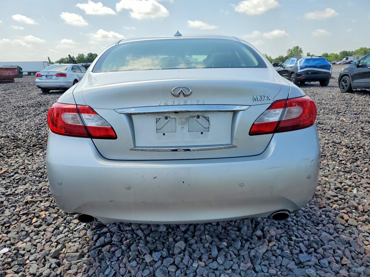 2013 Infiniti M37 X Silver vin: JN1BY1AR9DM603762