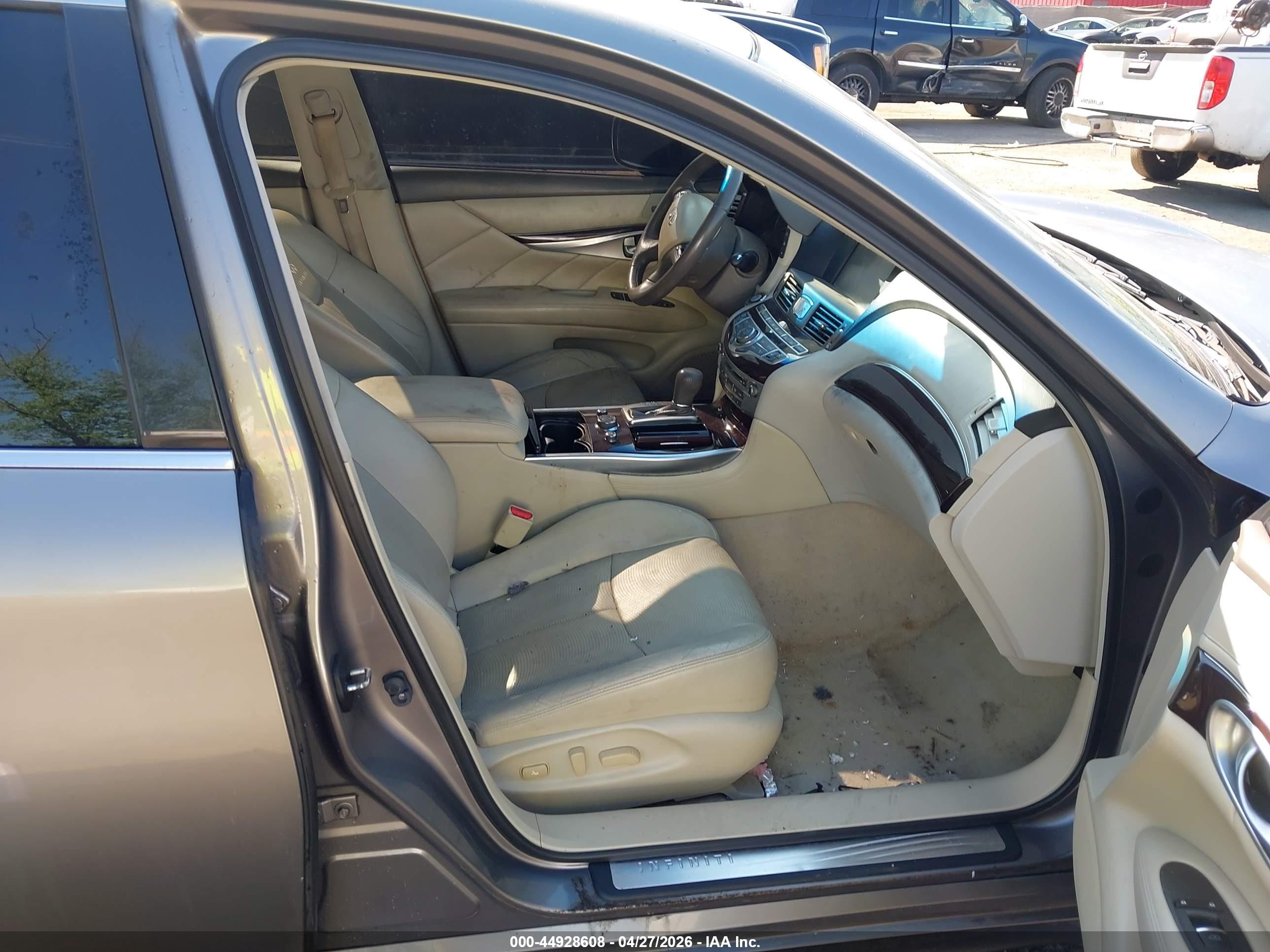 2014 Infiniti Q70 3.7x Gray vin: JN1BY1AR9EM320215