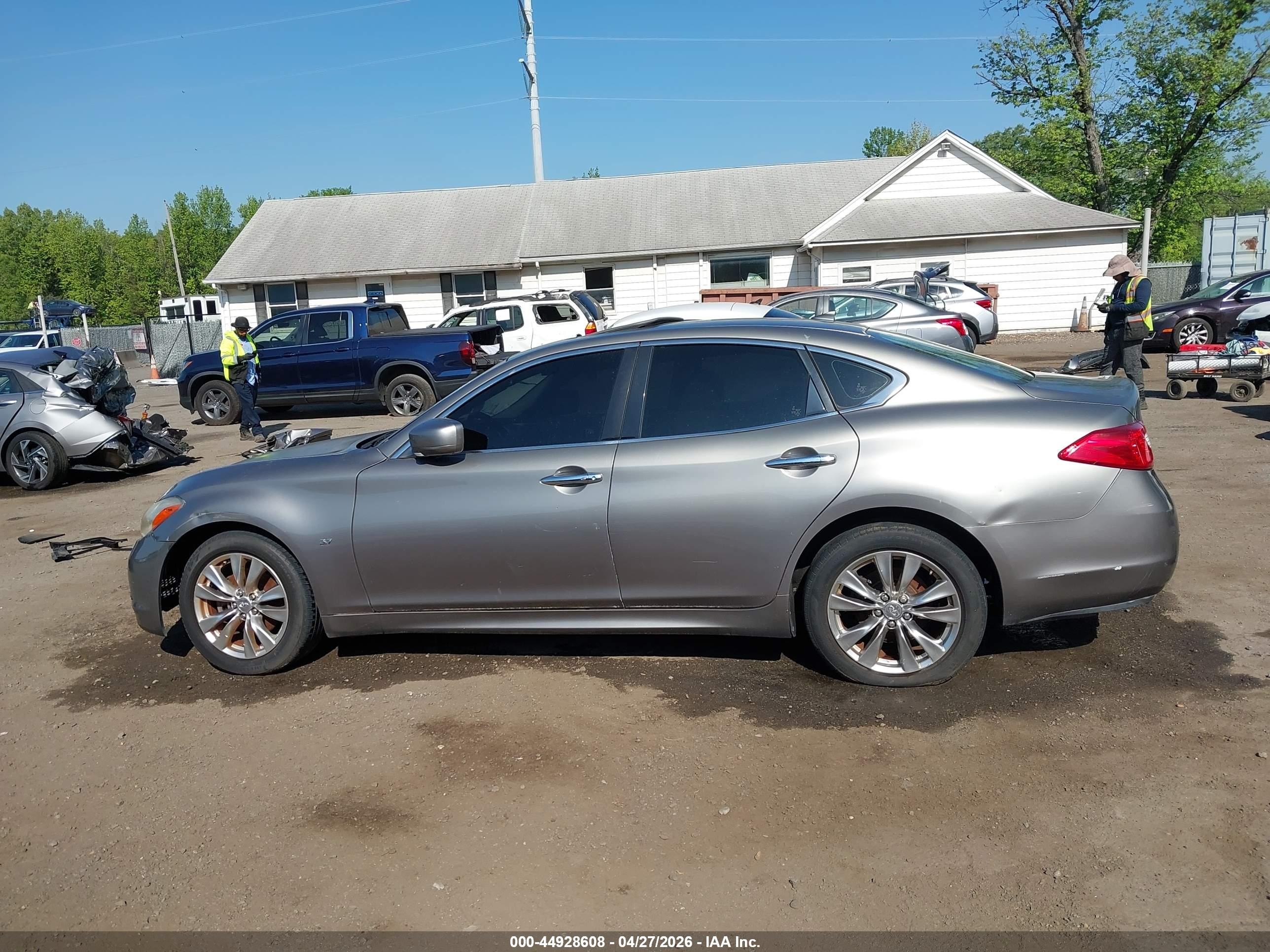 2014 Infiniti Q70 3.7x Gray vin: JN1BY1AR9EM320215