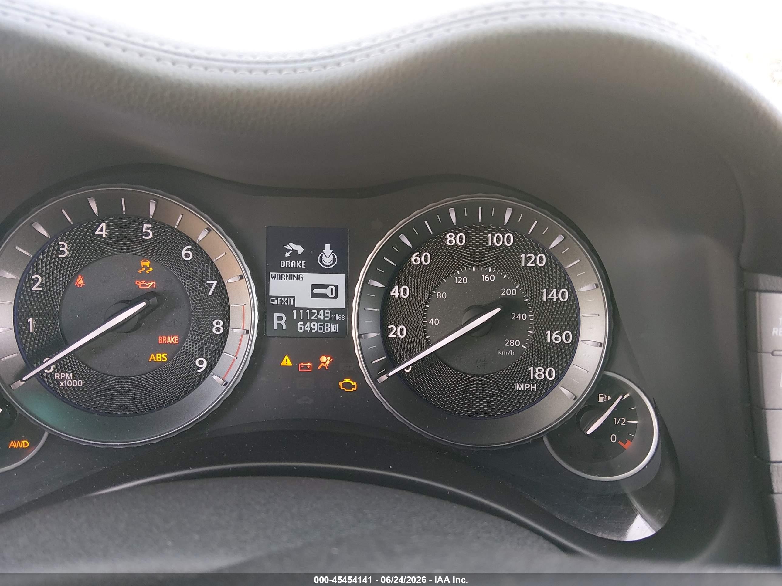 2015 Infiniti Q70 3.7x Серебряный vin: JN1BY1AR9FM561676