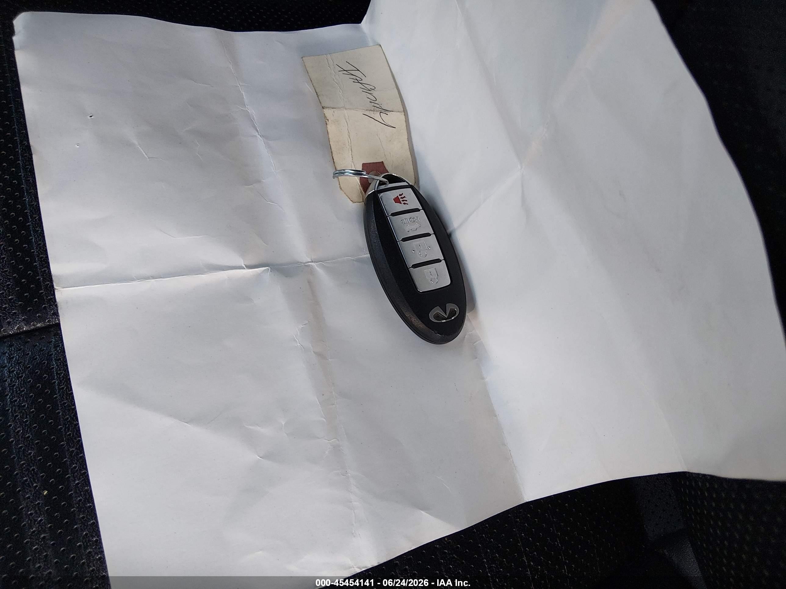 2015 Infiniti Q70 3.7x Серебряный vin: JN1BY1AR9FM561676