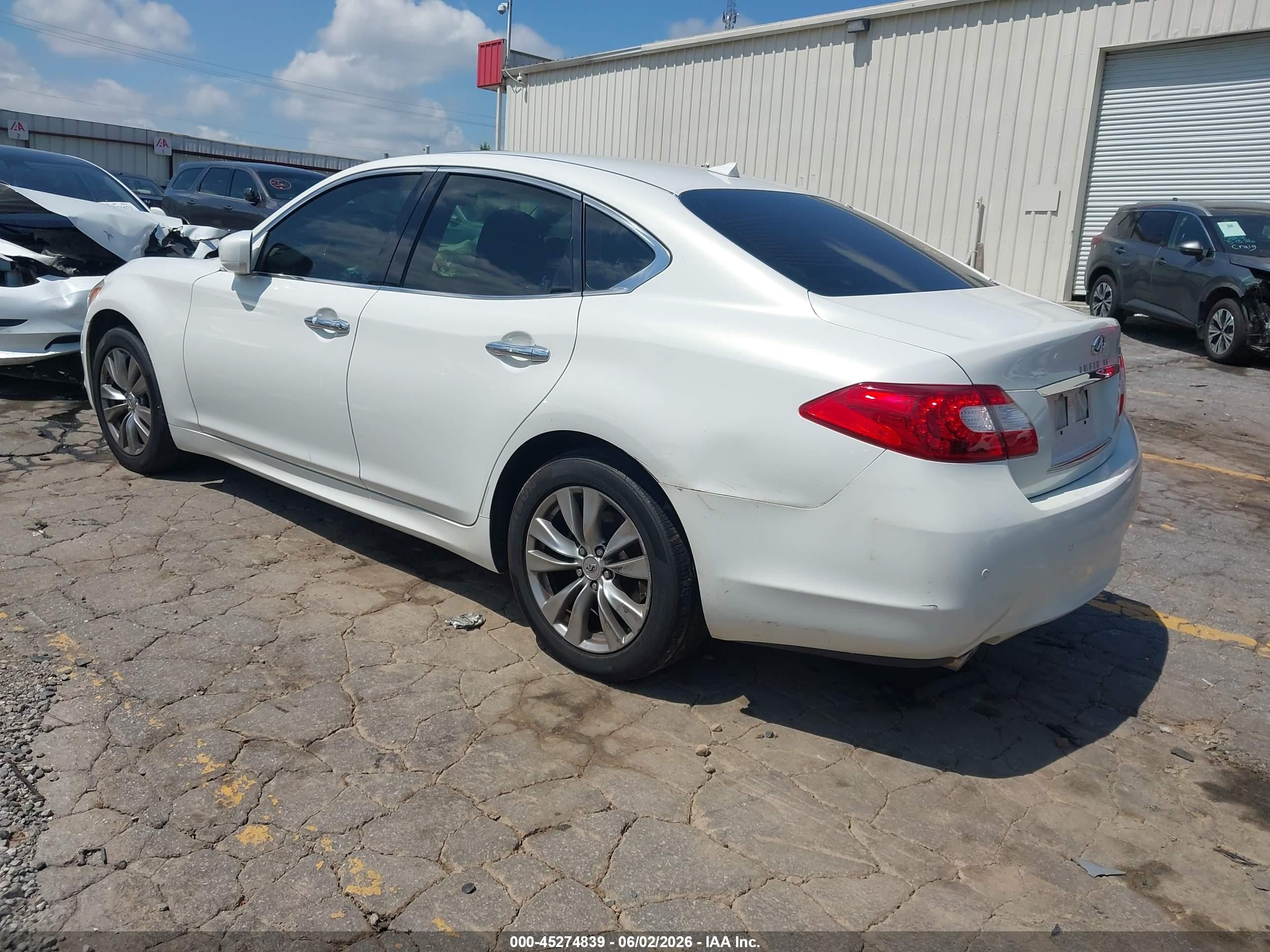 2013 Infiniti M37x   White vin: JN1BY1ARXDM602216