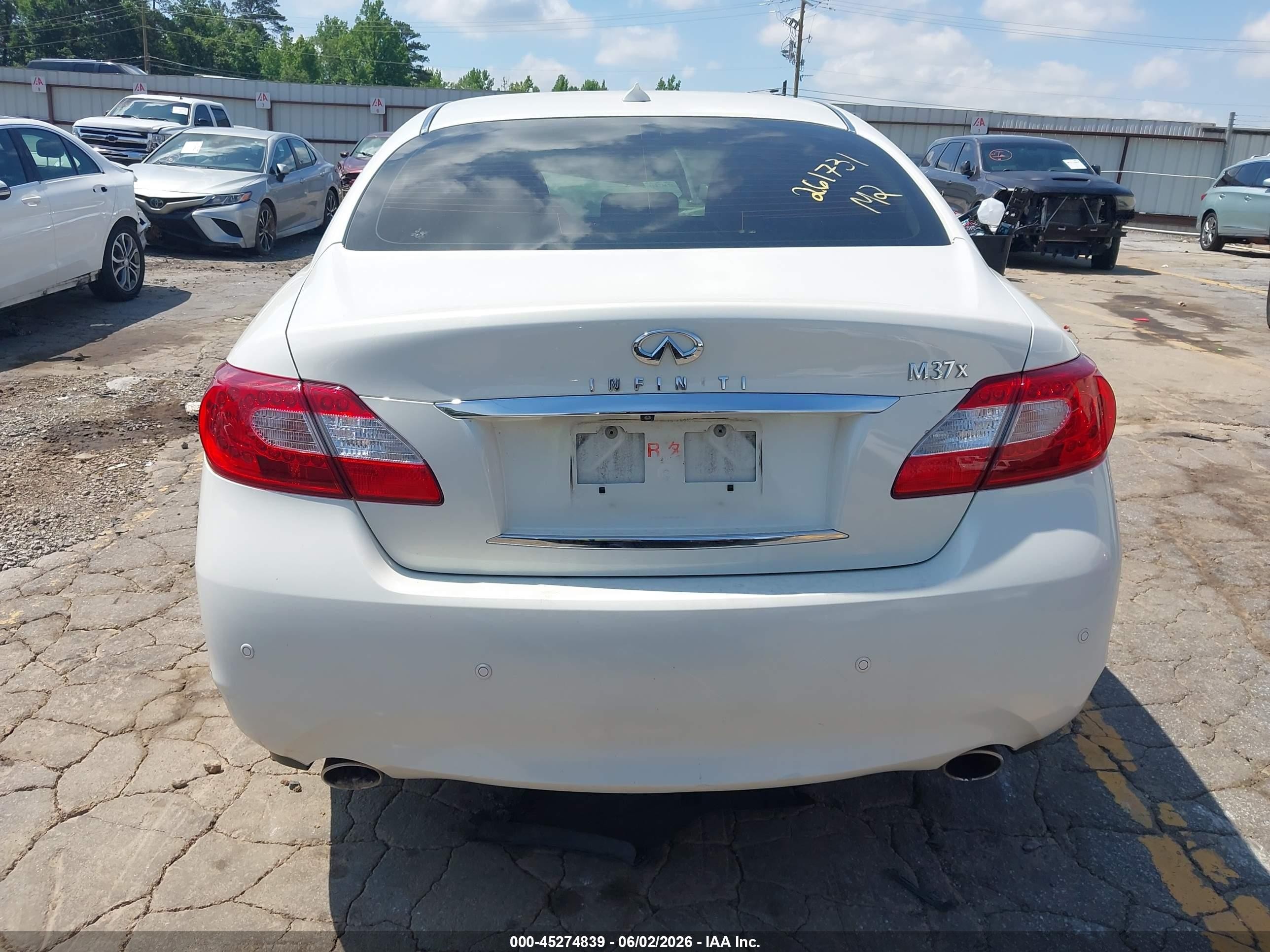 2013 Infiniti M37x   White vin: JN1BY1ARXDM602216