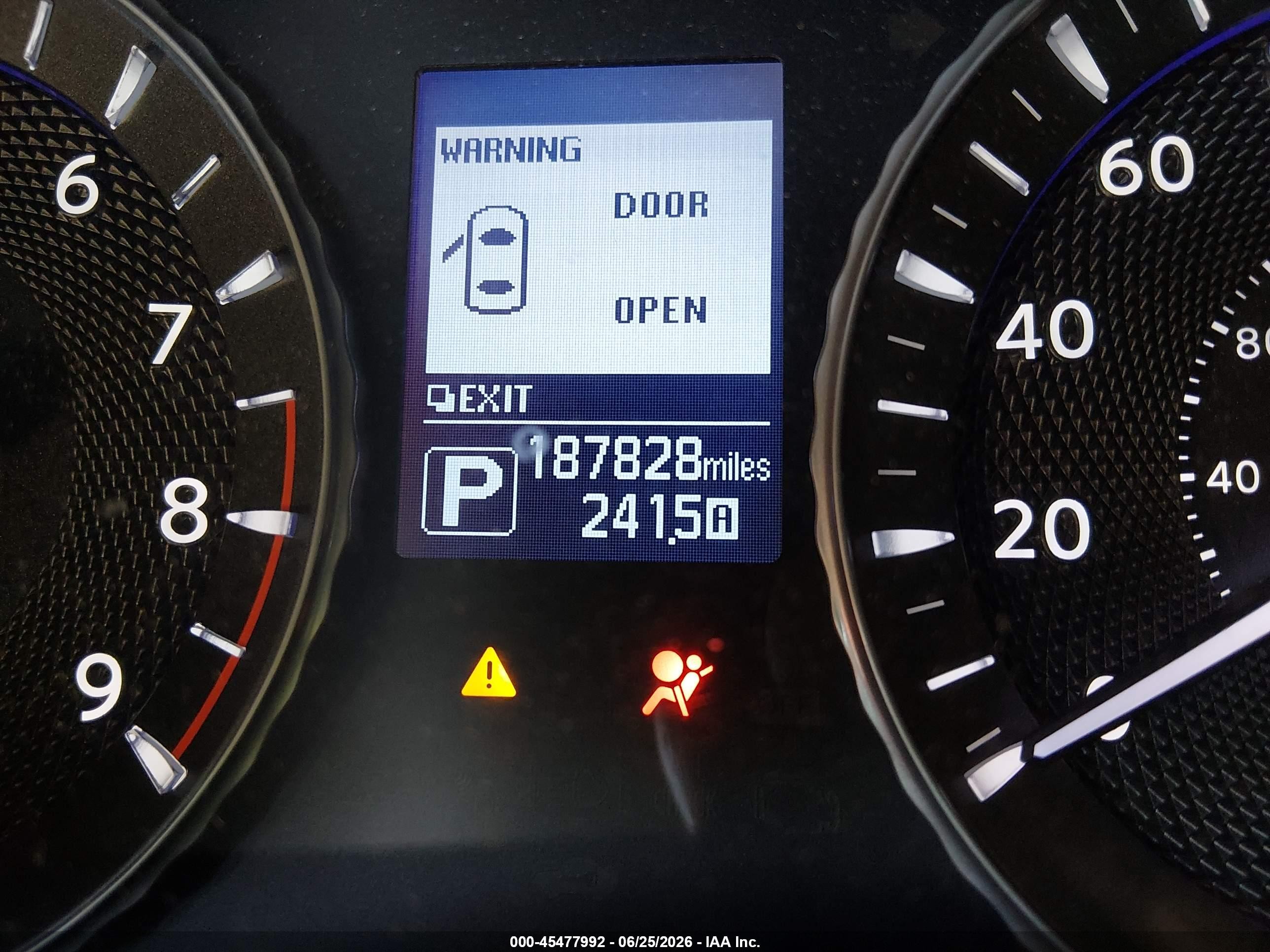 2014 Infiniti Q70 3.7x Silver vin: JN1BY1ARXEM320045