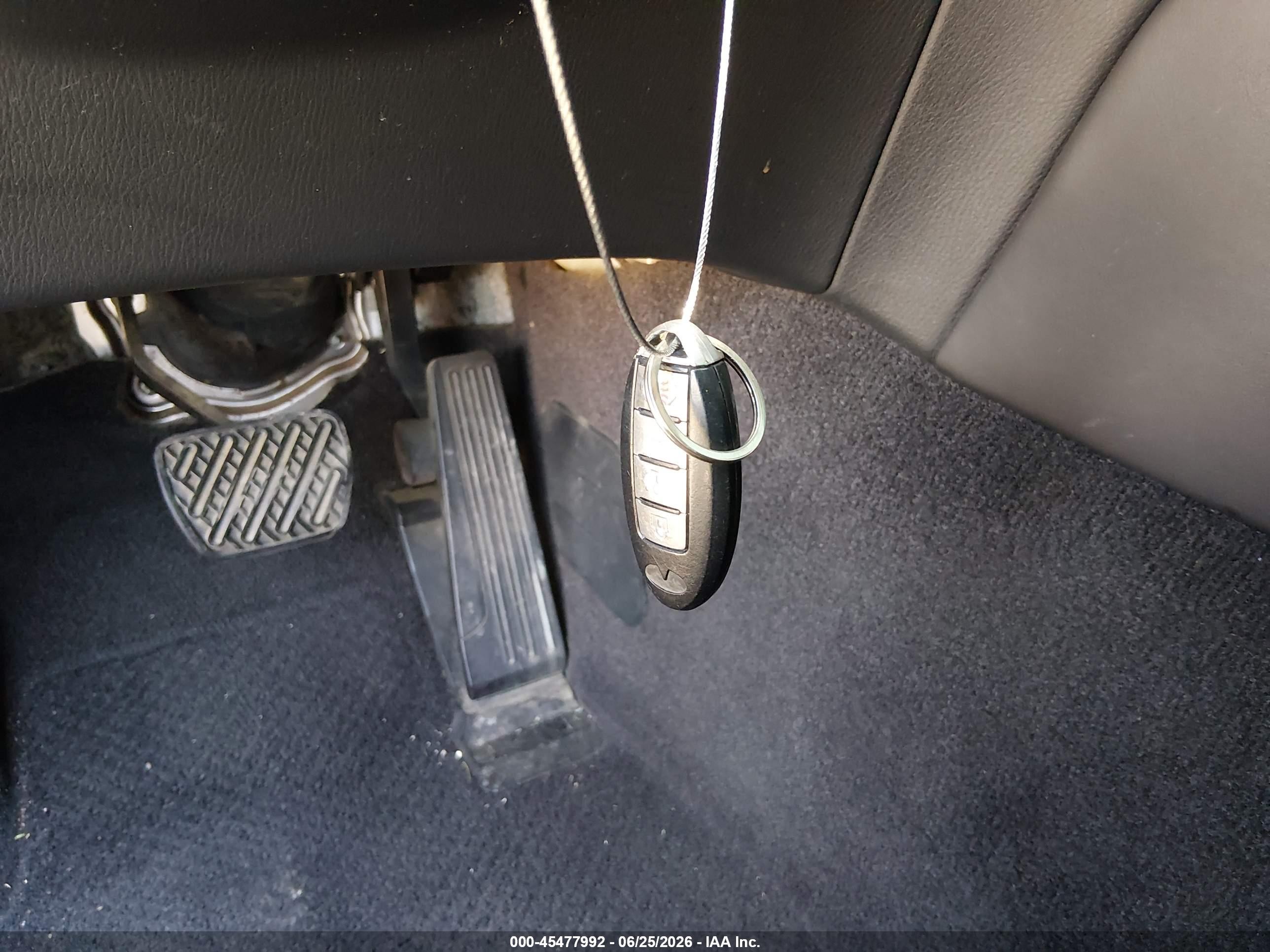 2014 Infiniti Q70 3.7x Silver vin: JN1BY1ARXEM320045