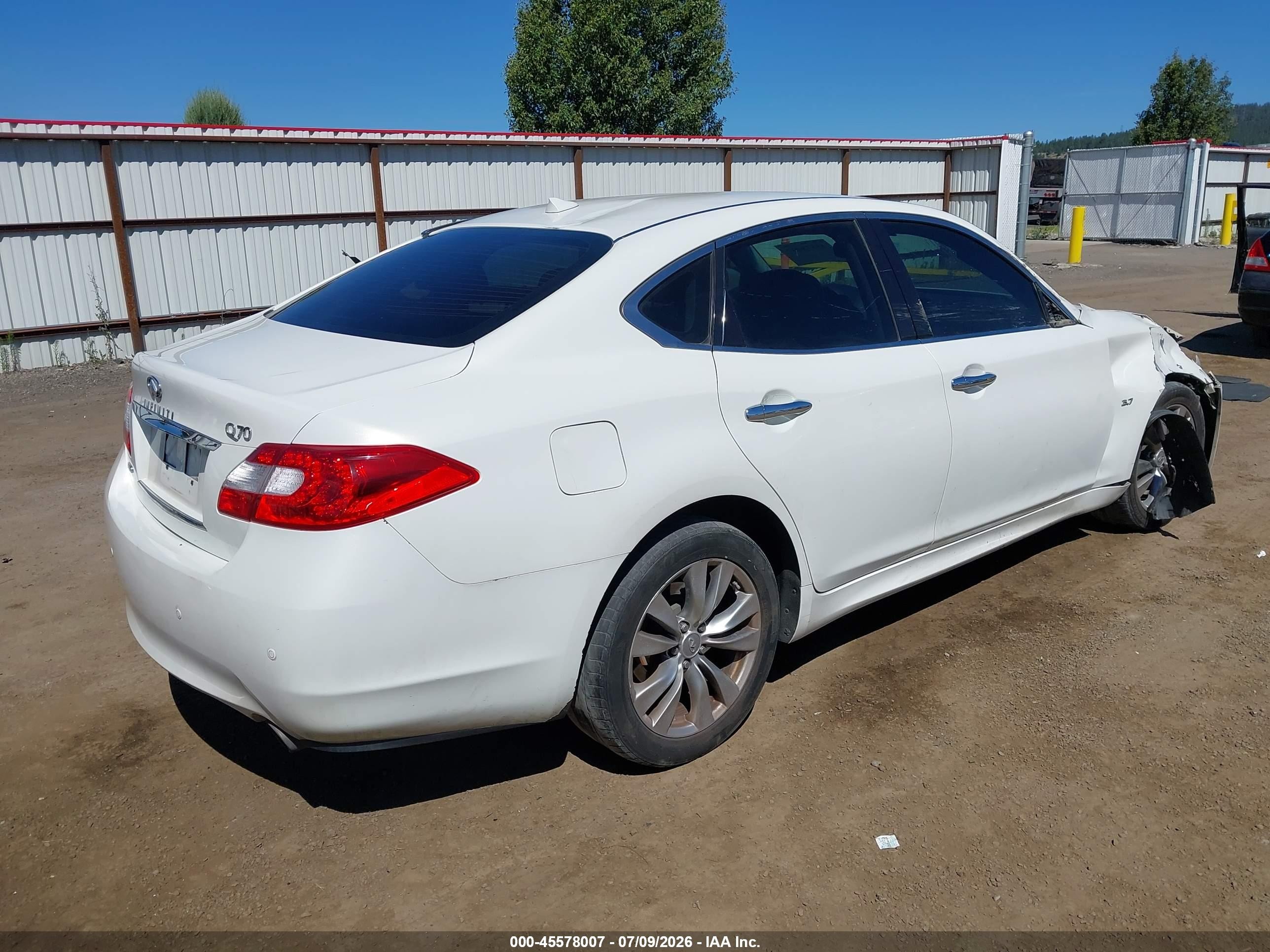 2014 Infiniti Q70 3.7x White vin: JN1BY1ARXEM320305