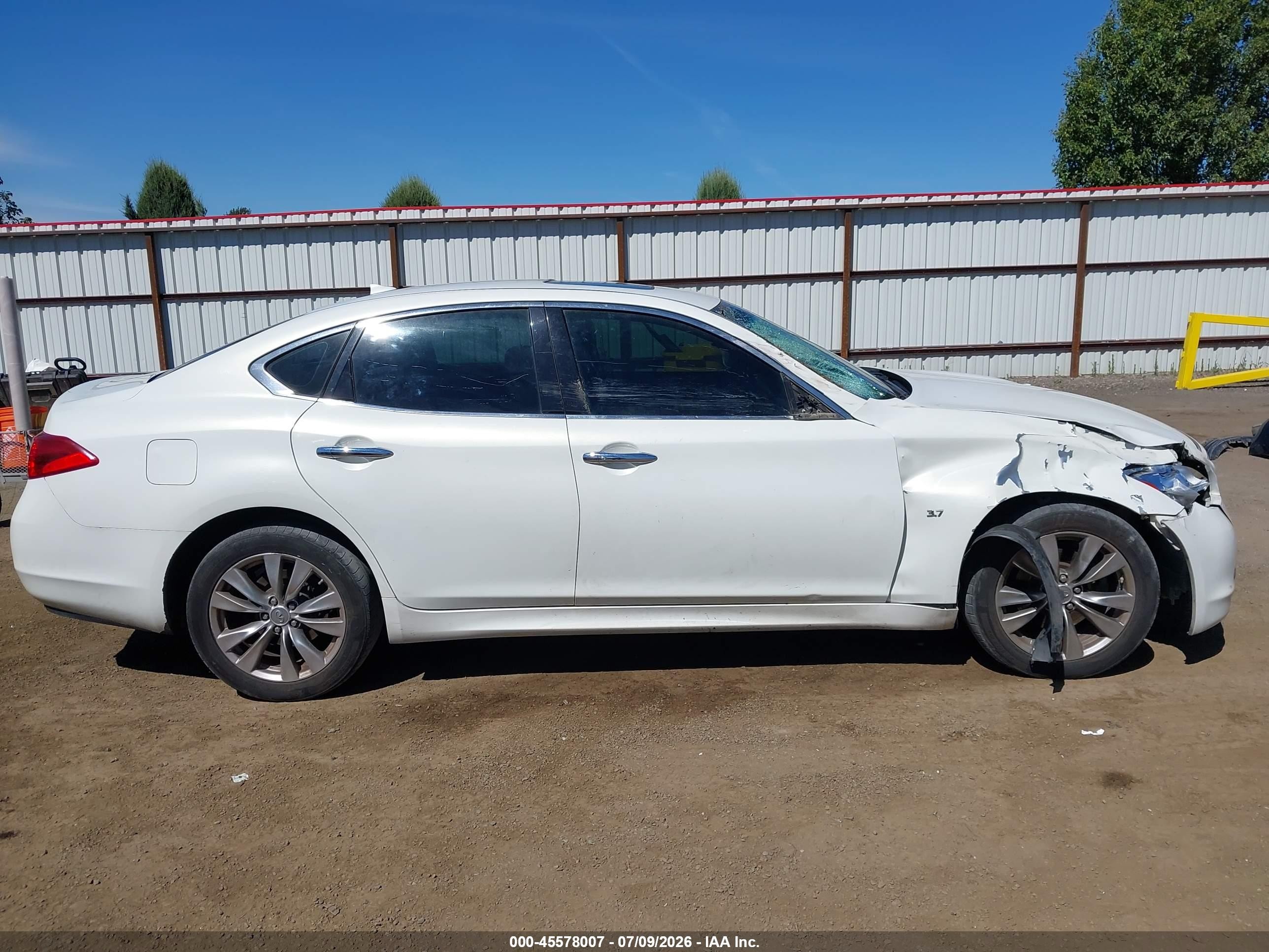 2014 Infiniti Q70 3.7x White vin: JN1BY1ARXEM320305