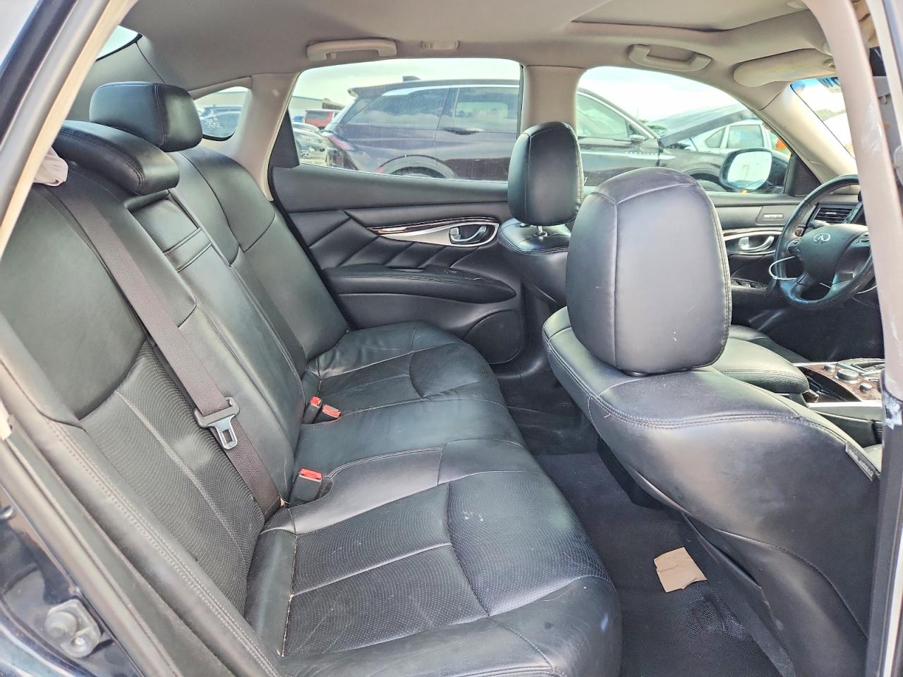 2015 Infiniti Q70 3.7 Blue vin: JN1BY1ARXFM562450