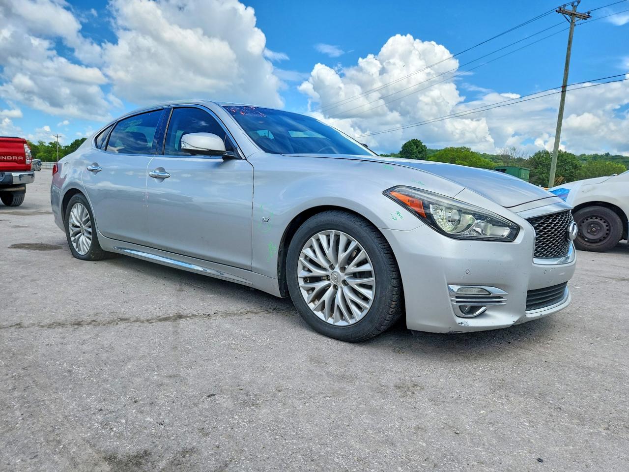 2015 Infiniti Q70l 3.7 Silver vin: JN1BY1PP0FM601018