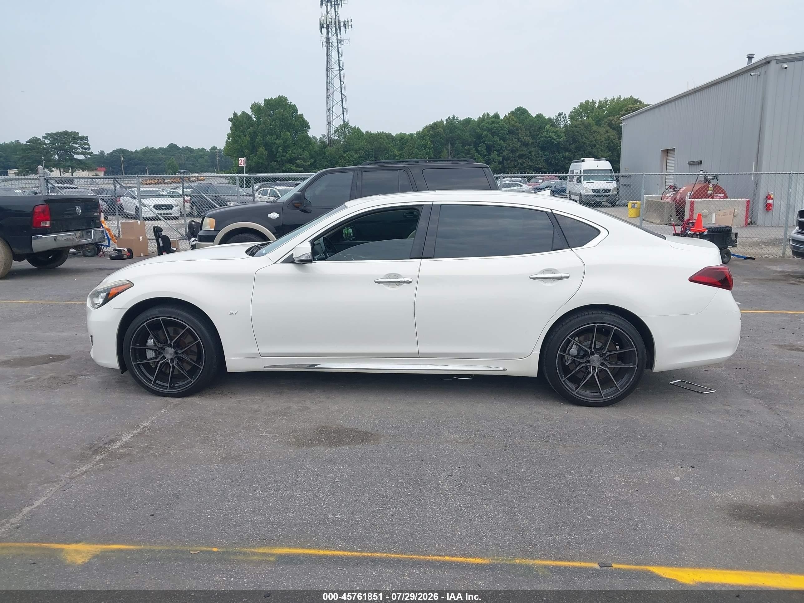 2015 Infiniti Q70l 3.7 White vin: JN1BY1PP0FM602024