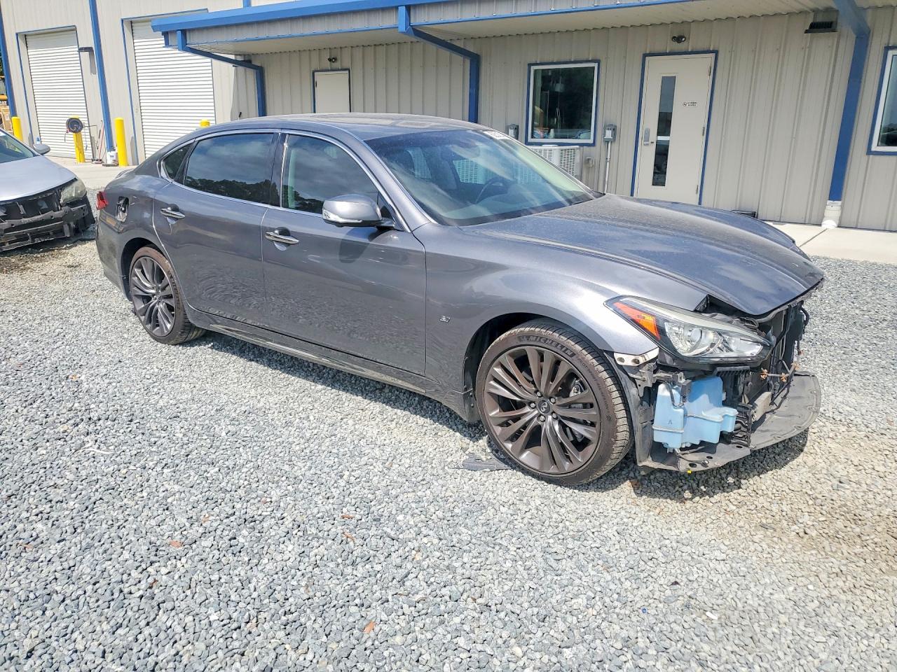 2018 Infiniti Q70l 3.7 Luxe Gray vin: JN1BY1PP0JM330342