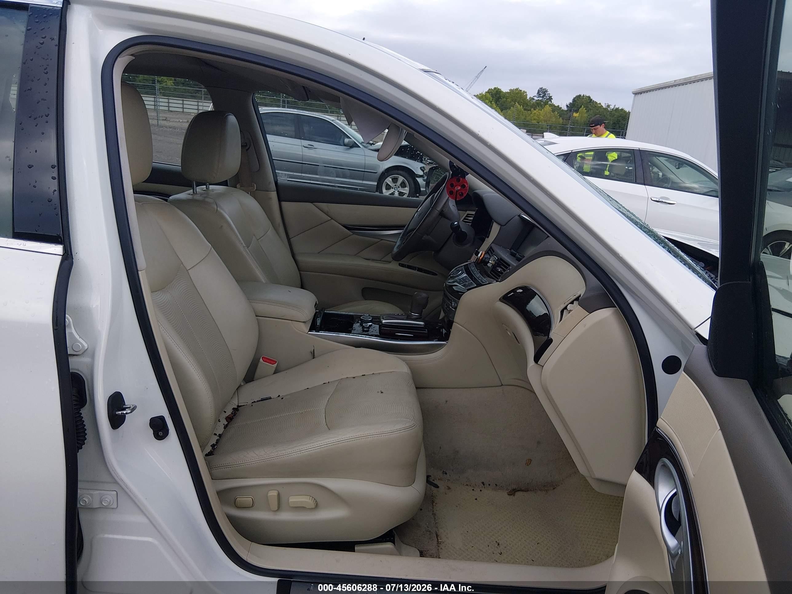2015 Infiniti Q70l 3.7 White vin: JN1BY1PP1FM600363