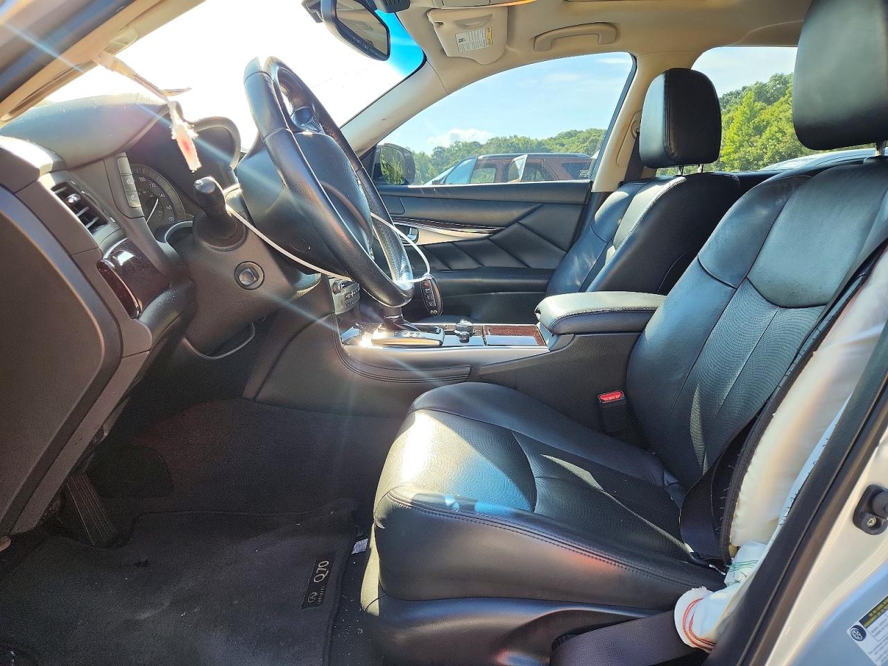2019 Infiniti Q70l 3.7 Luxe Silver vin: JN1BY1PP2KM685241