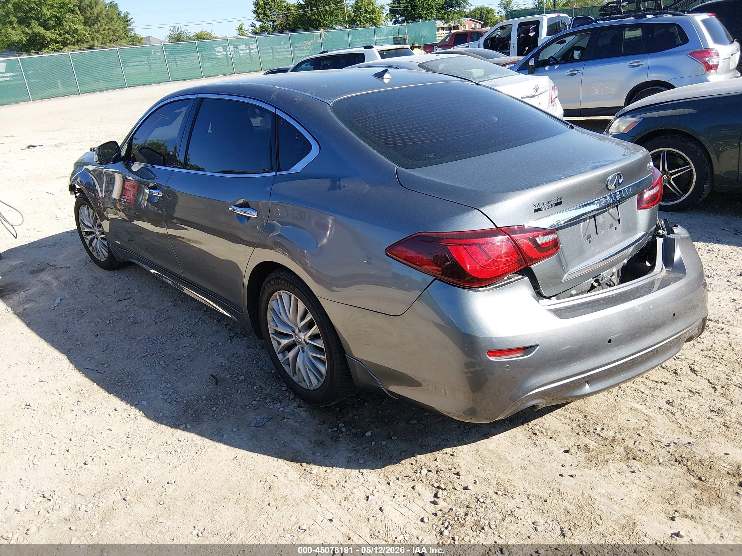 2015 Infiniti Q70l 3.7 Gray vin: JN1BY1PP5FM601502