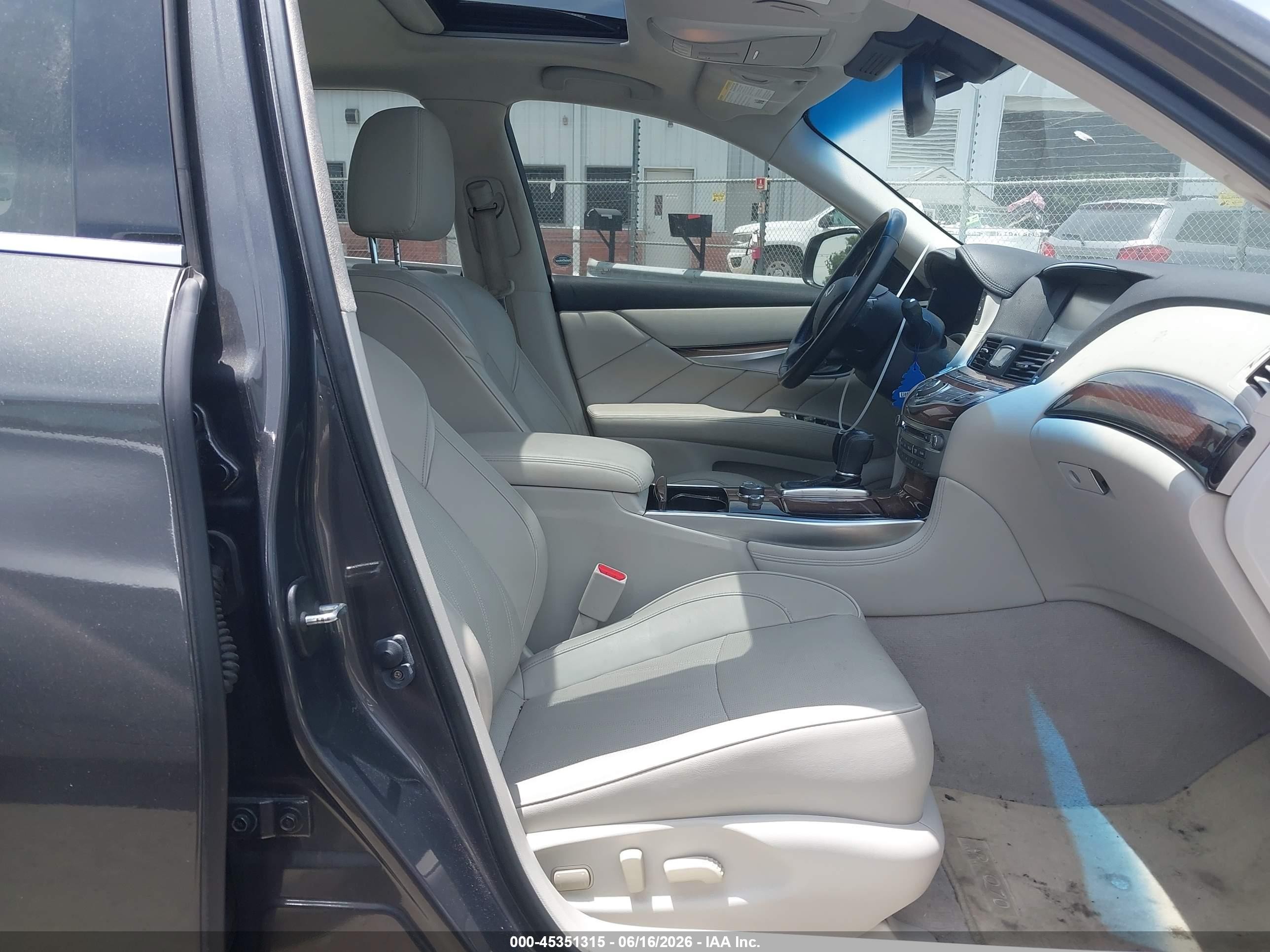 2015 Infiniti Q70l 3.7 Gray vin: JN1BY1PP8FM600148