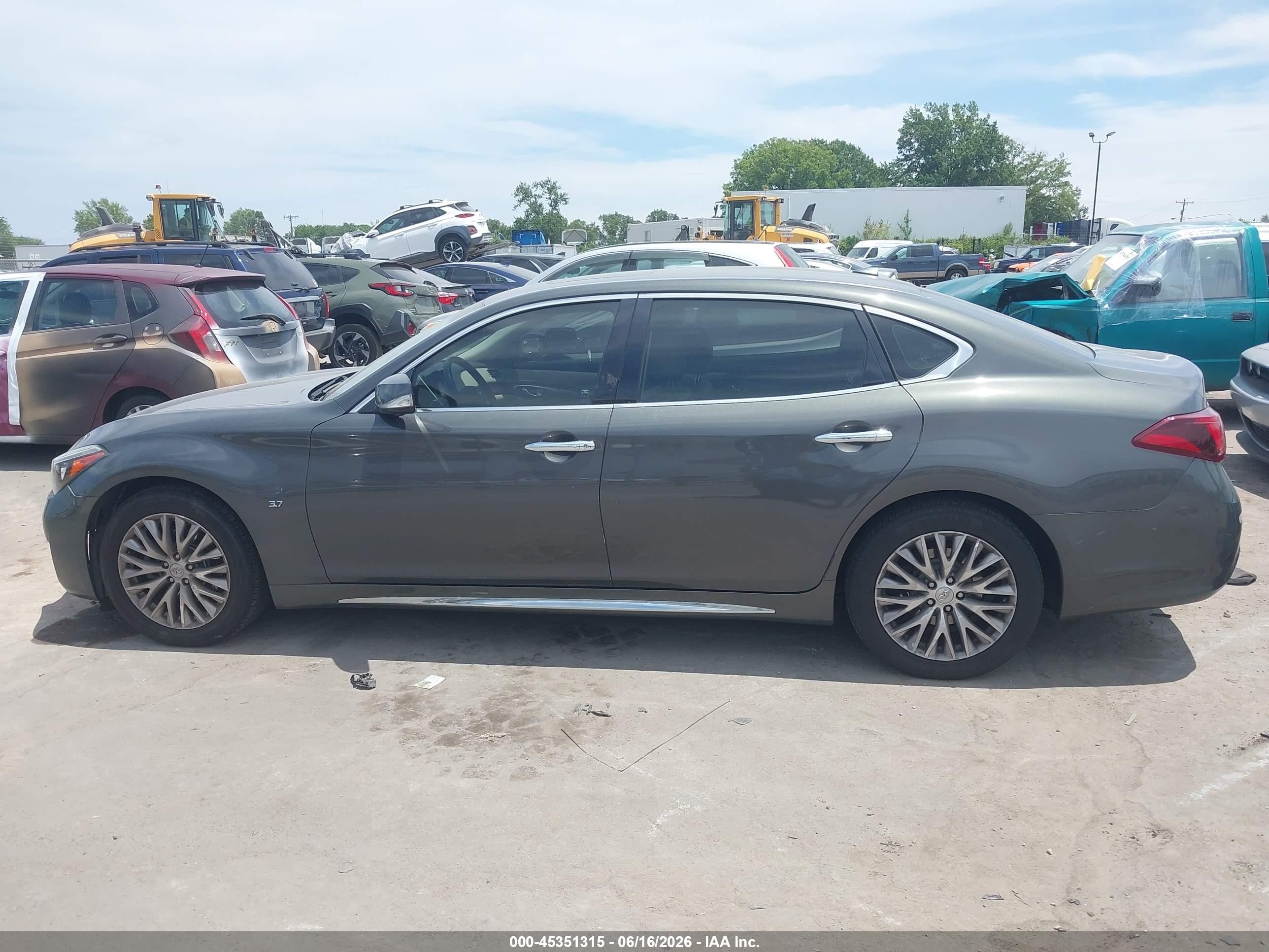 2015 Infiniti Q70l 3.7 Gray vin: JN1BY1PP8FM600148