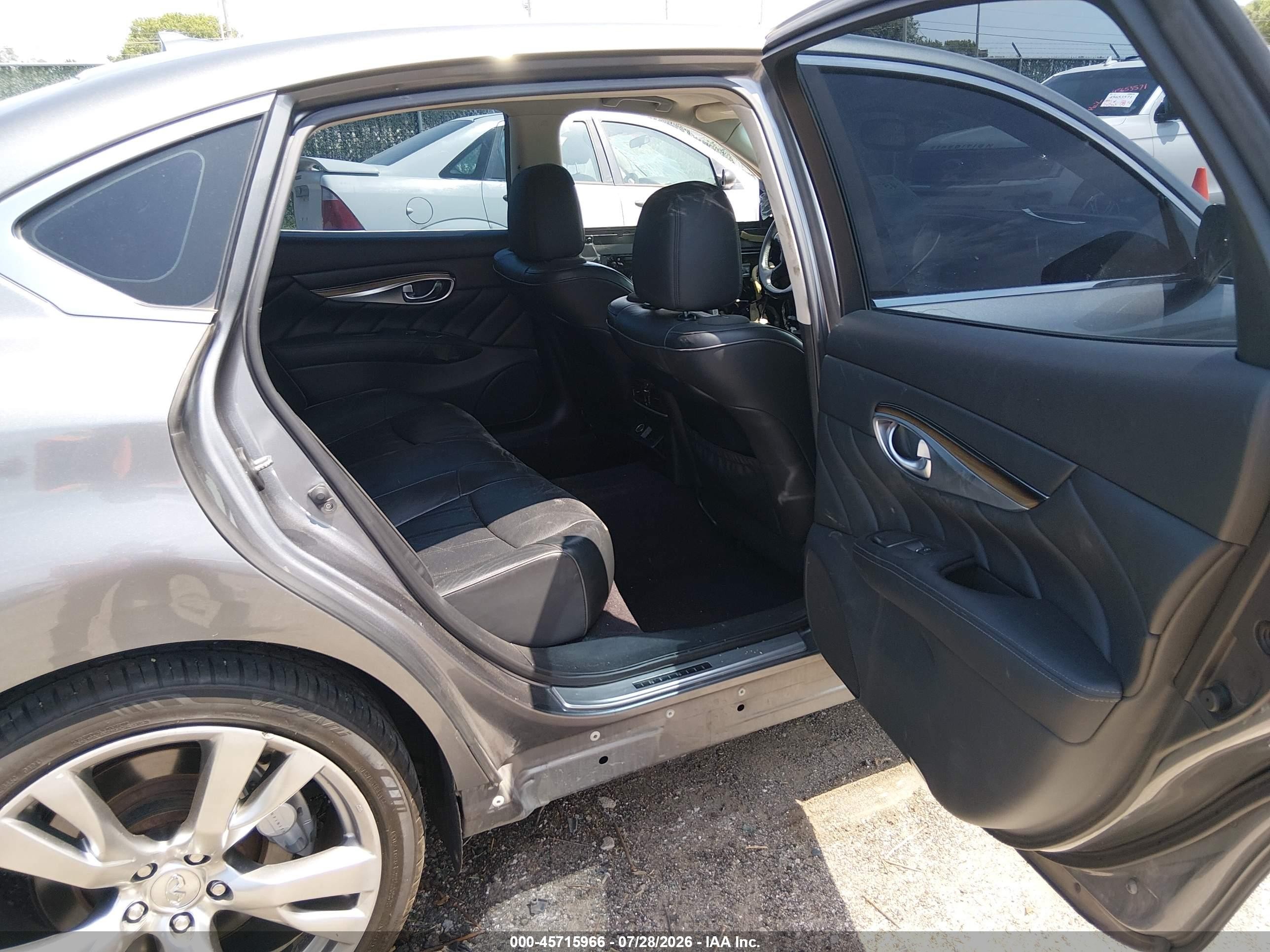 2015 Infiniti Q70l 3.7 Gray vin: JN1BY1PP8FM601705