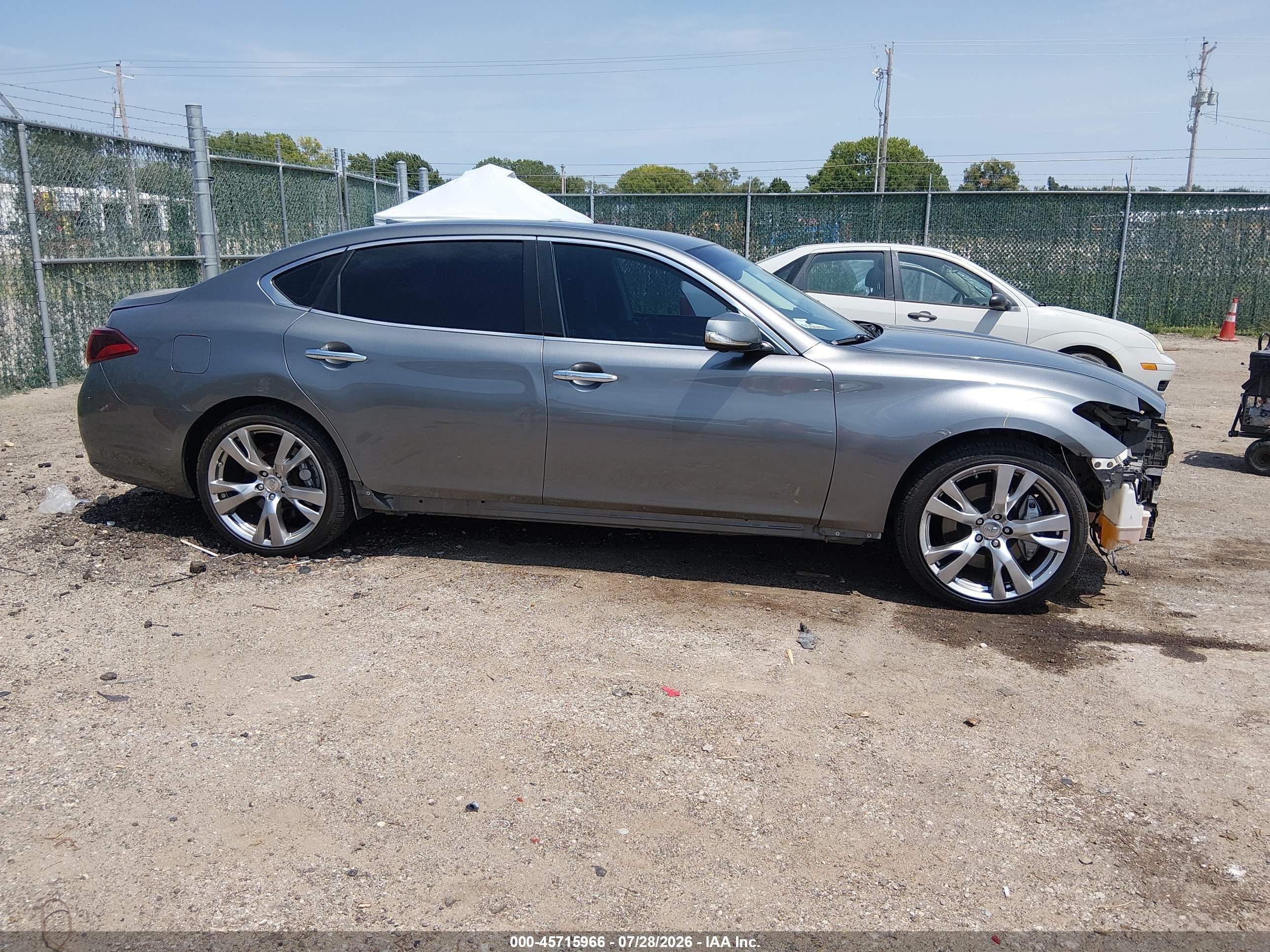 2015 Infiniti Q70l 3.7 Gray vin: JN1BY1PP8FM601705