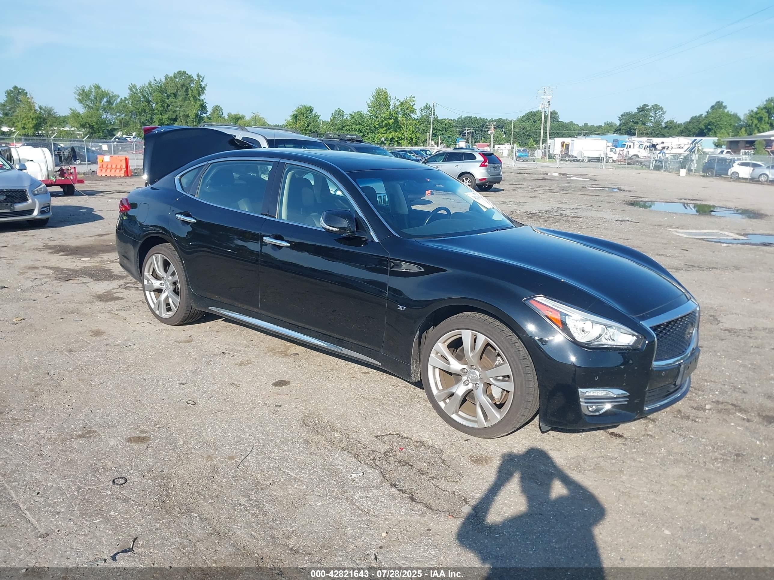 2018 Infiniti Q70l 3.7x Luxe Black vin: JN1BY1PR4JM370201