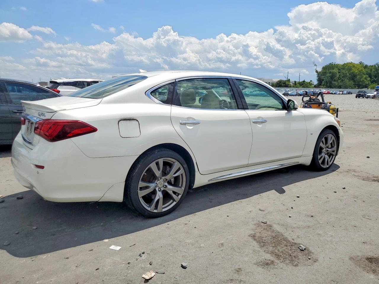 2016 Infiniti Q70l 3.7 White vin: JN1BY1PR6GM721229