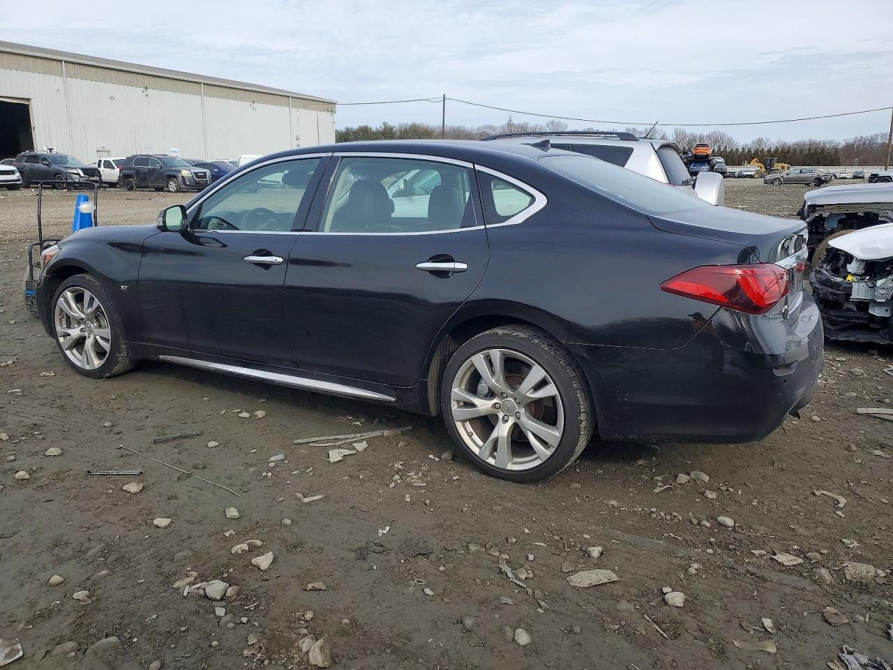 2018 Infiniti Q70l 3.7 Luxe Black vin: JN1BY1PR7JM370323