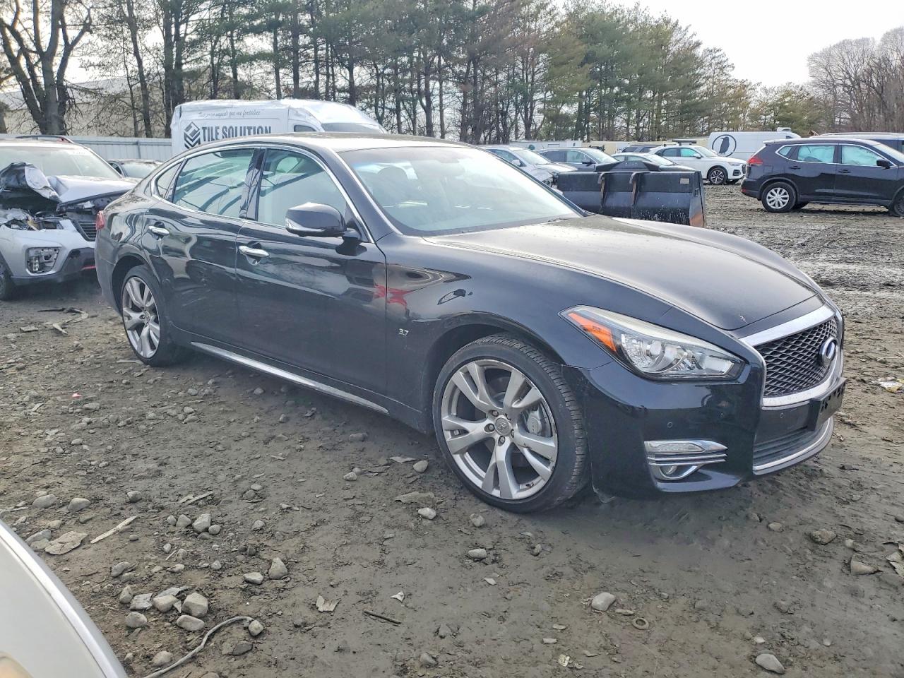 2018 Infiniti Q70l 3.7 Luxe Black vin: JN1BY1PR7JM370323