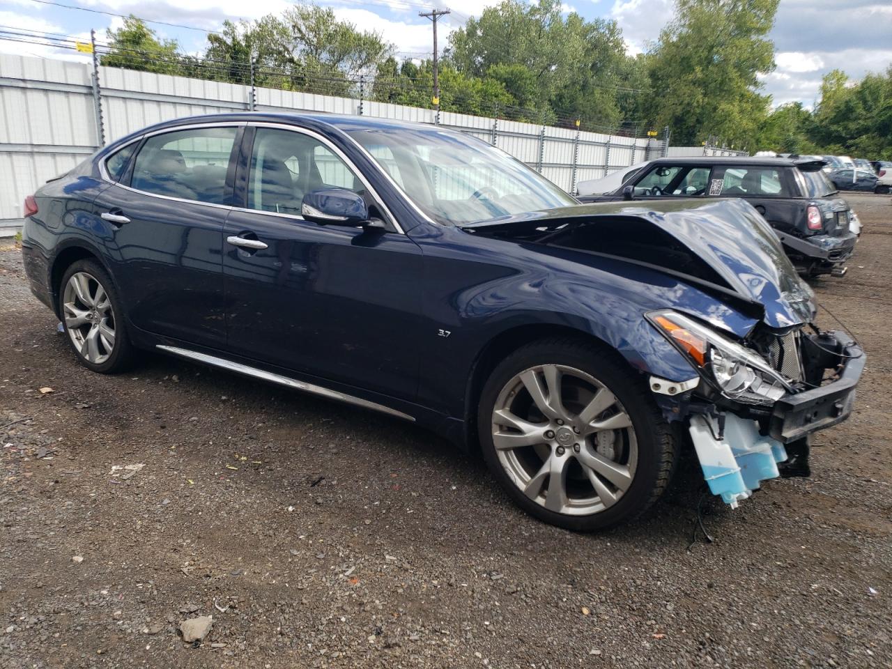 2018 Infiniti Q70l 3.7 Luxe Blue vin: JN1BY1PR9JM370212