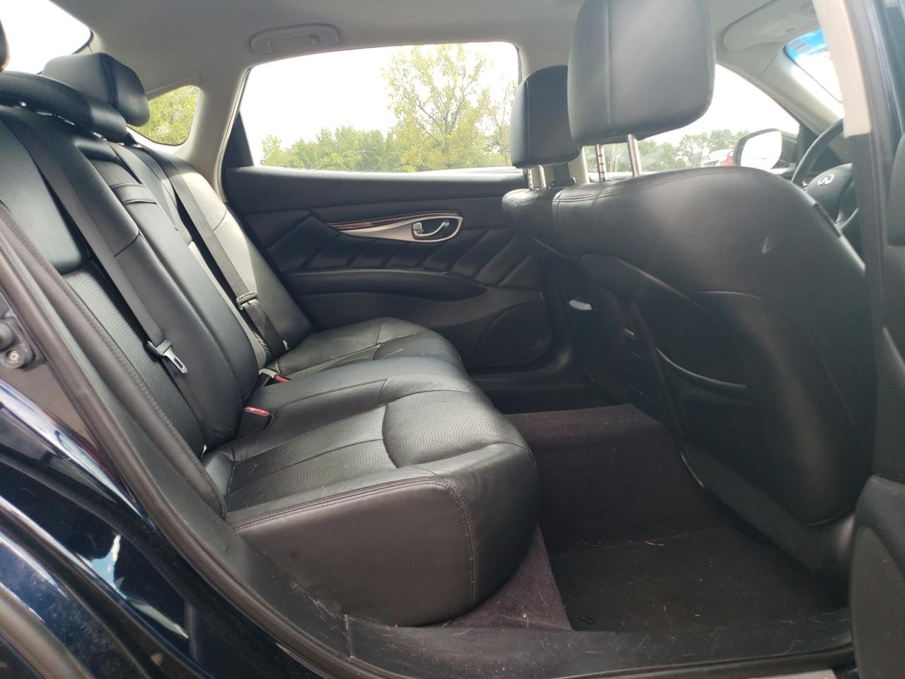 2018 Infiniti Q70l 3.7 Luxe Blue vin: JN1BY1PR9JM370212