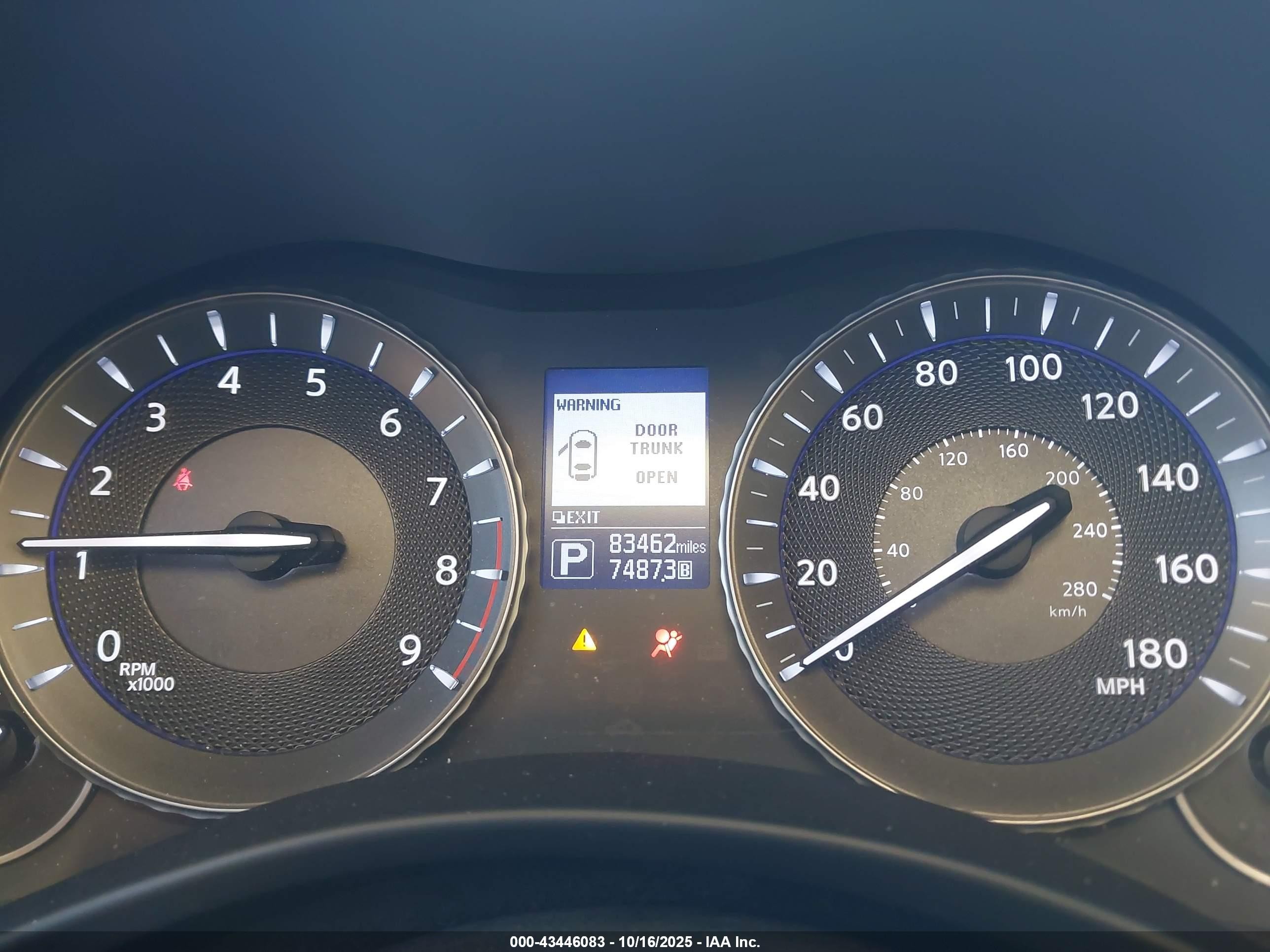 2018 Infiniti Q70l 3.7 Luxe White vin: JN1BY1PRXJM370669