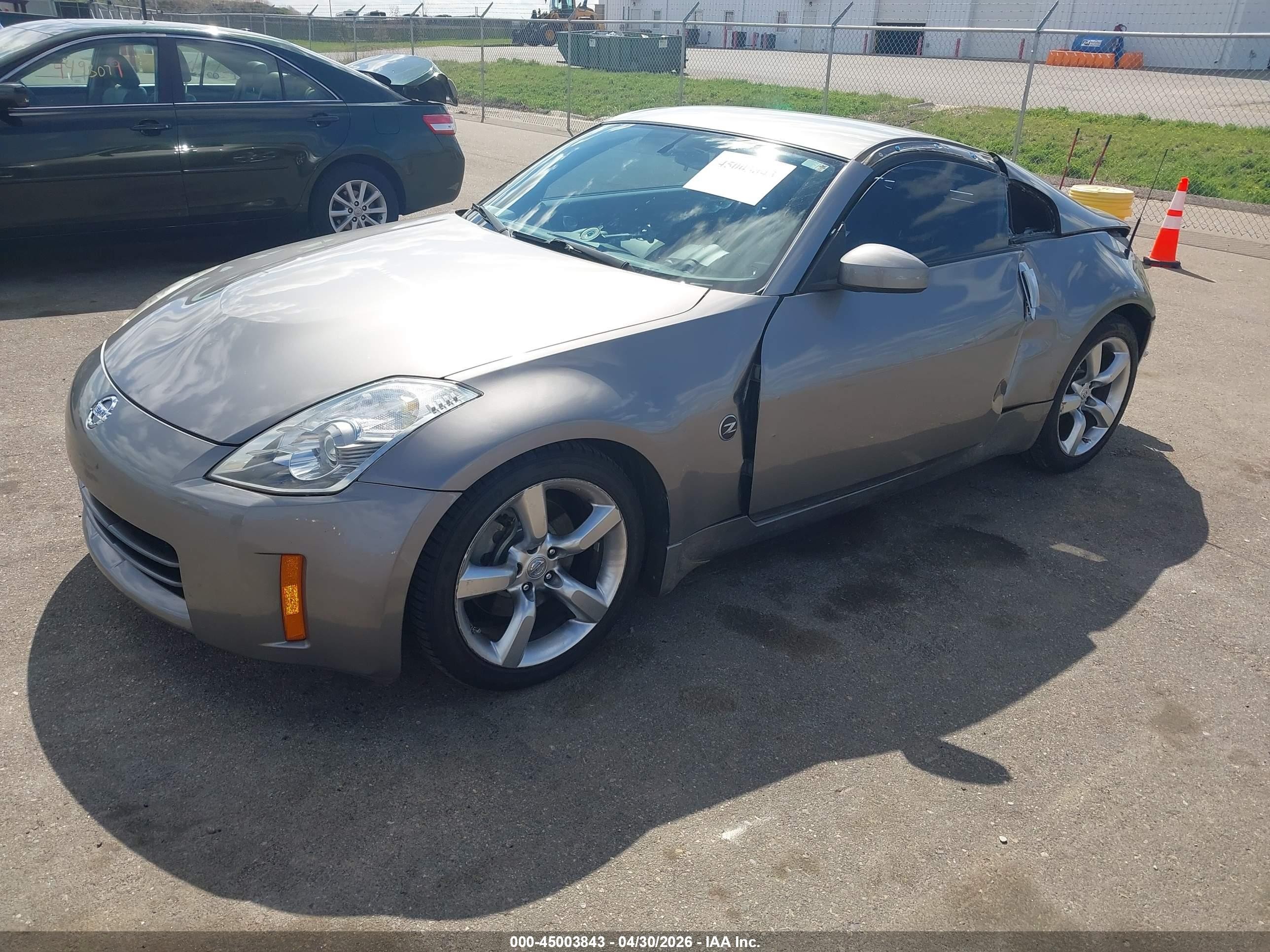 2008 Nissan 350z   Silver vin: JN1BZ34D98M704461