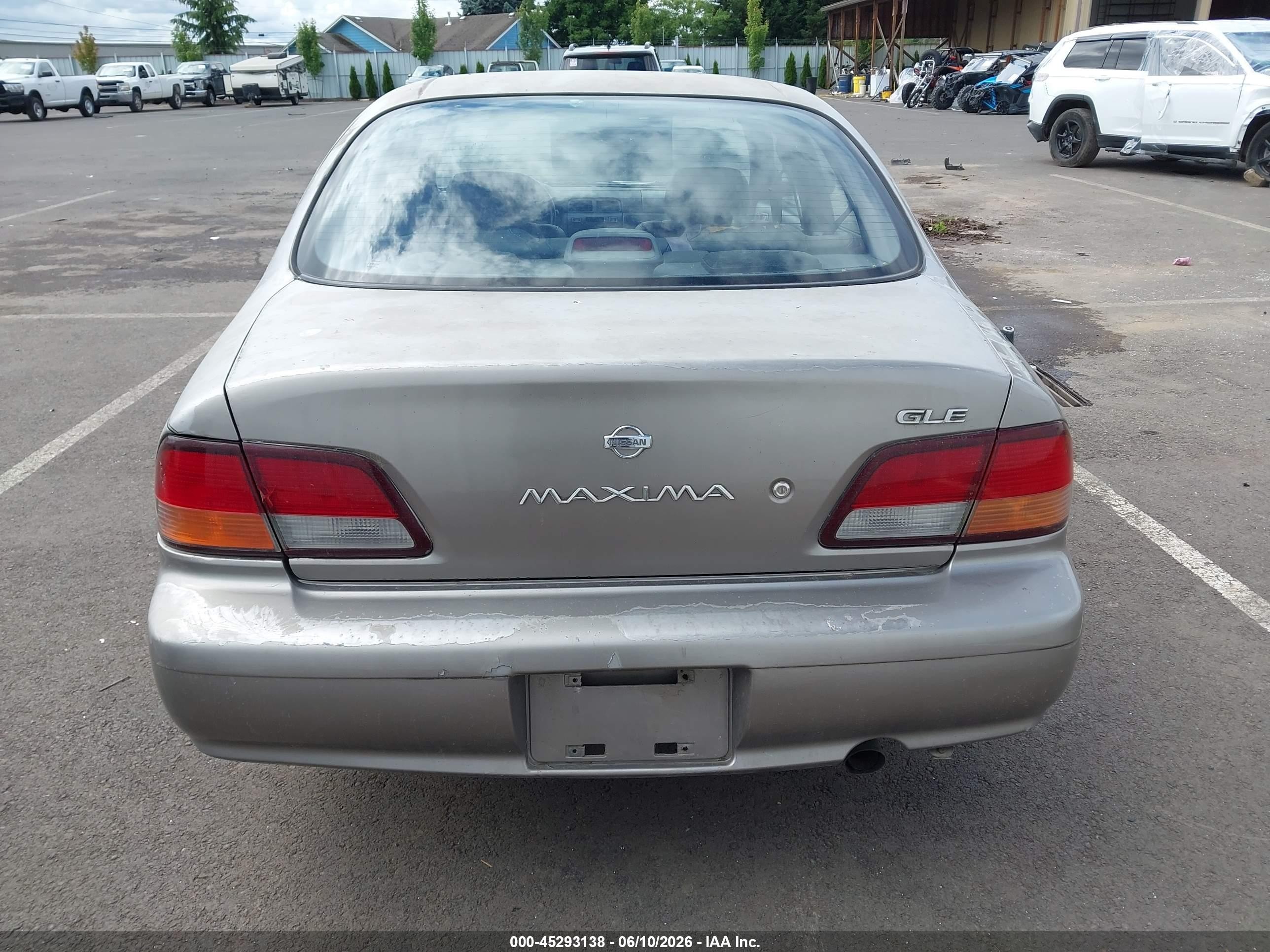 1999 Nissan Maxima Gle/gxe/se/se-l Silver vin: JN1CA21A0XT102441