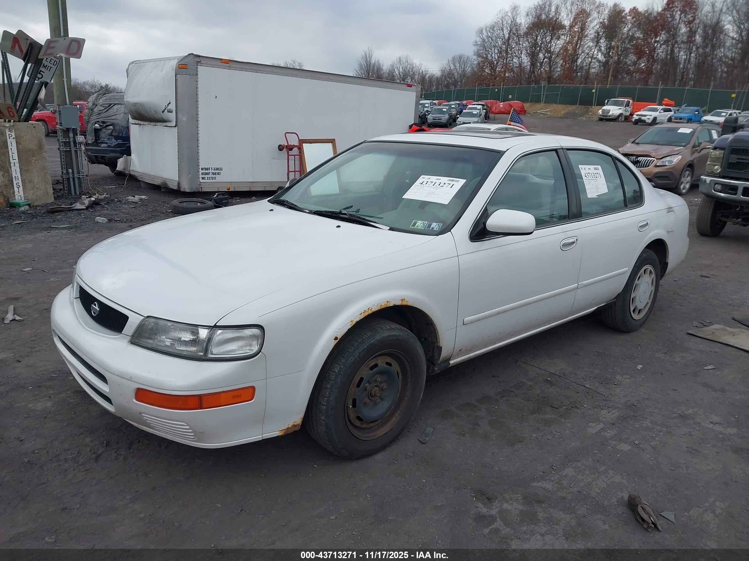 1996 Nissan Maxima Gle/gxe/se White vin: JN1CA21D0TT176916