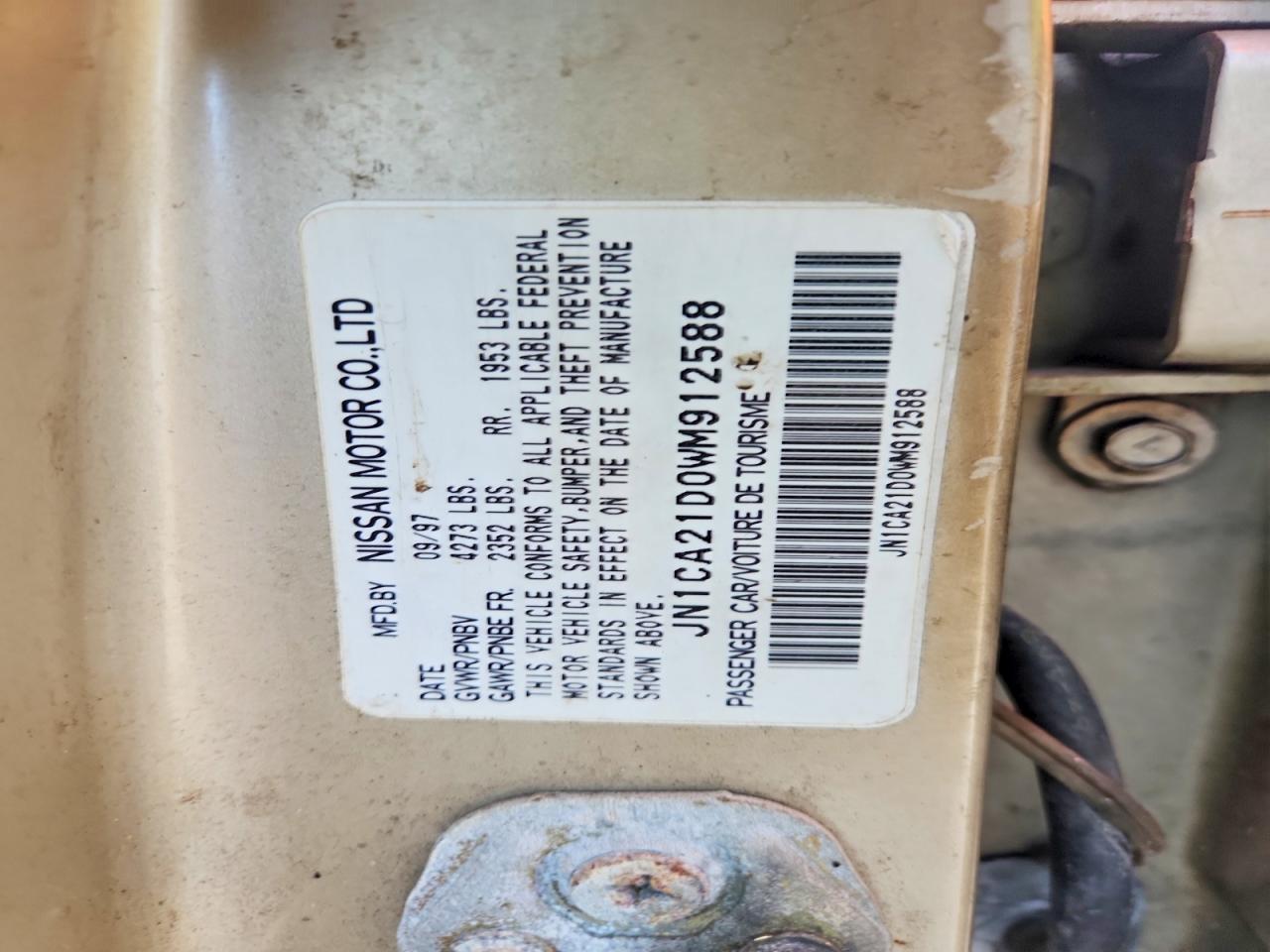 1998 Nissan Maxima Gxe Gold vin: JN1CA21D0WM912588