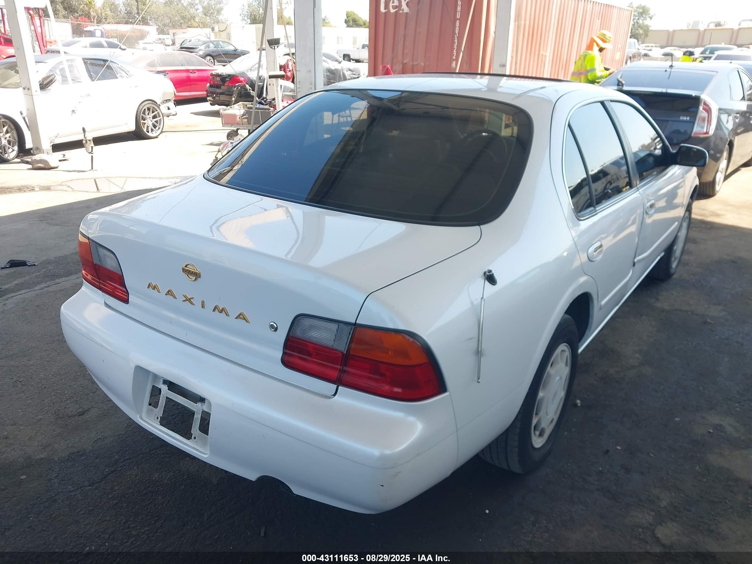 1995 Nissan Maxima Gle/gxe/se Белый vin: JN1CA21D3ST038818