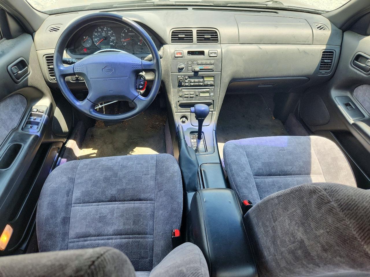 1998 Nissan Maxima Gxe Tan vin: JN1CA21D4WT522681