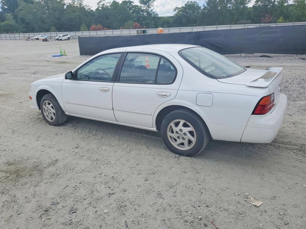 1995 Nissan 810/maxima White vin: JN1CA21D9ST663563