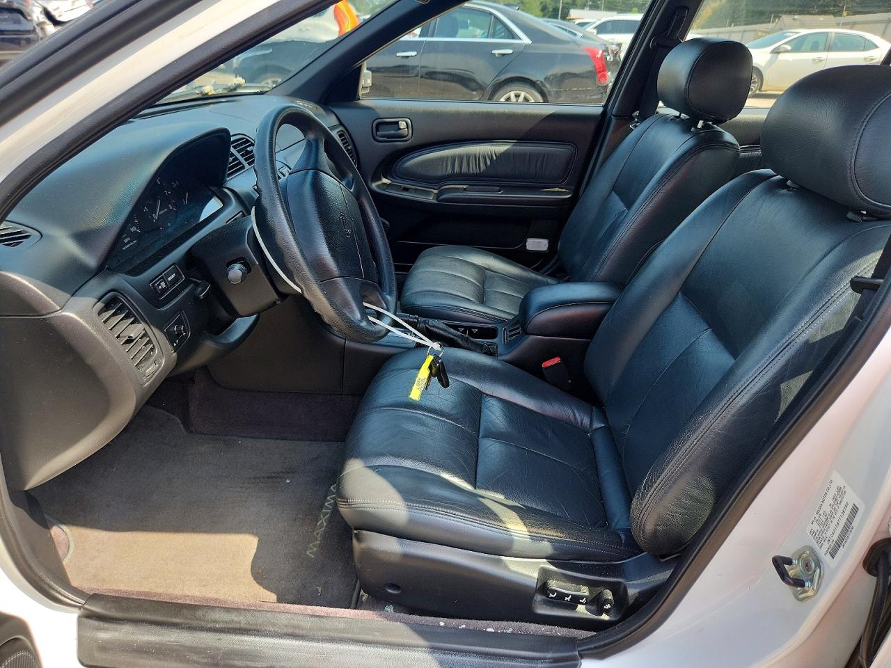 1996 Nissan Maxima Gxe White vin: JN1CA21D9TT136740