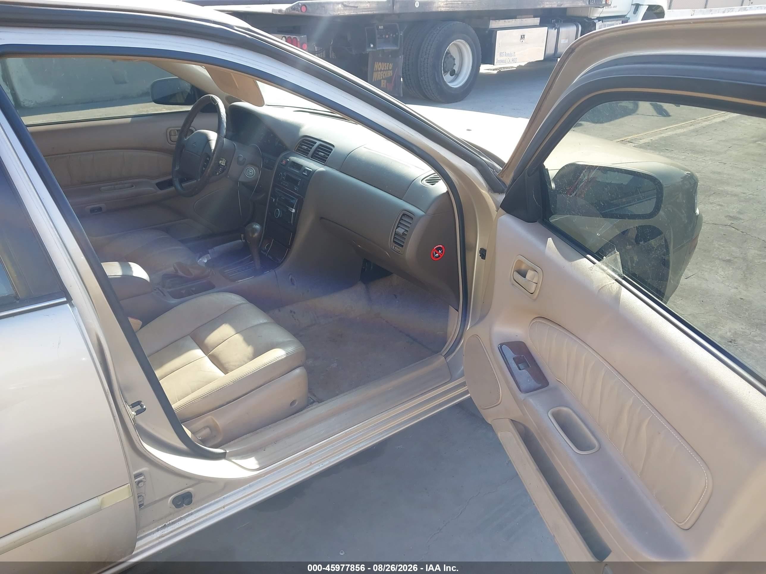 1996 Nissan Maxima Gle/gxe/se Желто-коричневый vin: JN1CA21D9TT180673