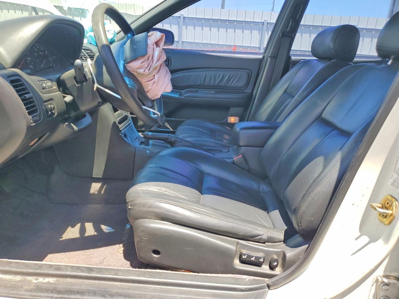 1999 Nissan Maxima Gxe White vin: JN1CA21D9XT215864