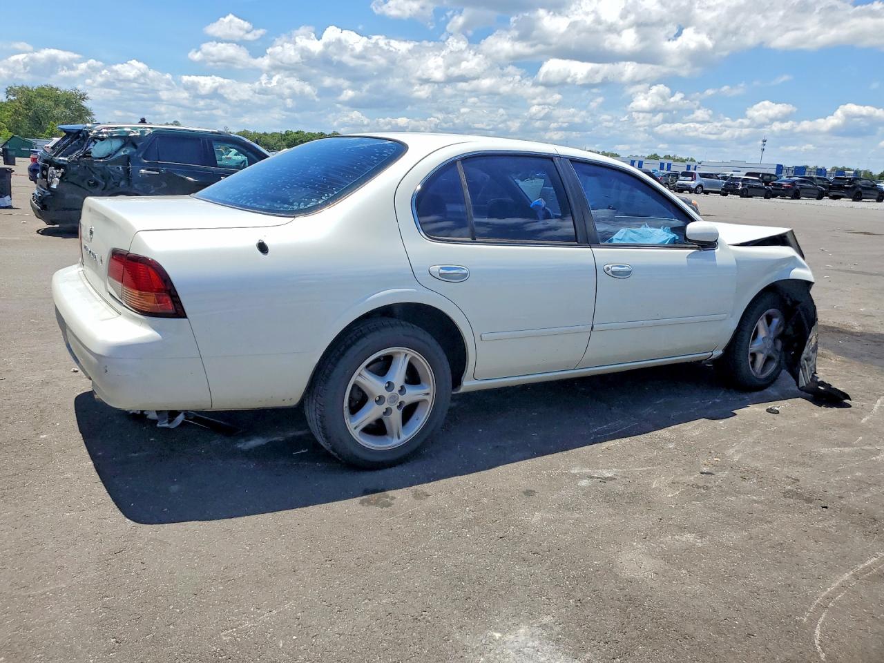 1999 Nissan Maxima Gxe White vin: JN1CA21D9XT215864