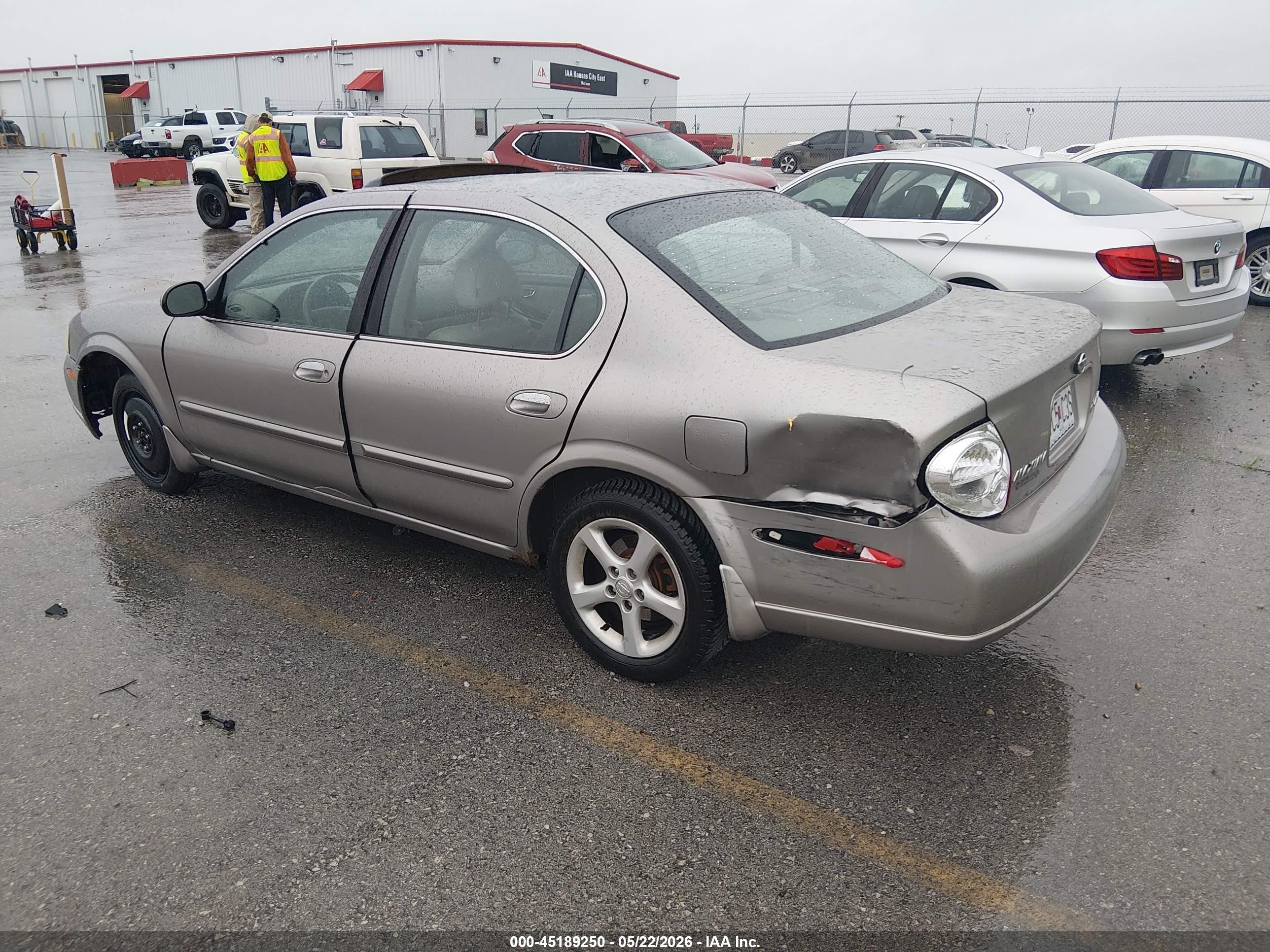 2001 Nissan Maxima Gle Silver vin: JN1CA31A01T314429