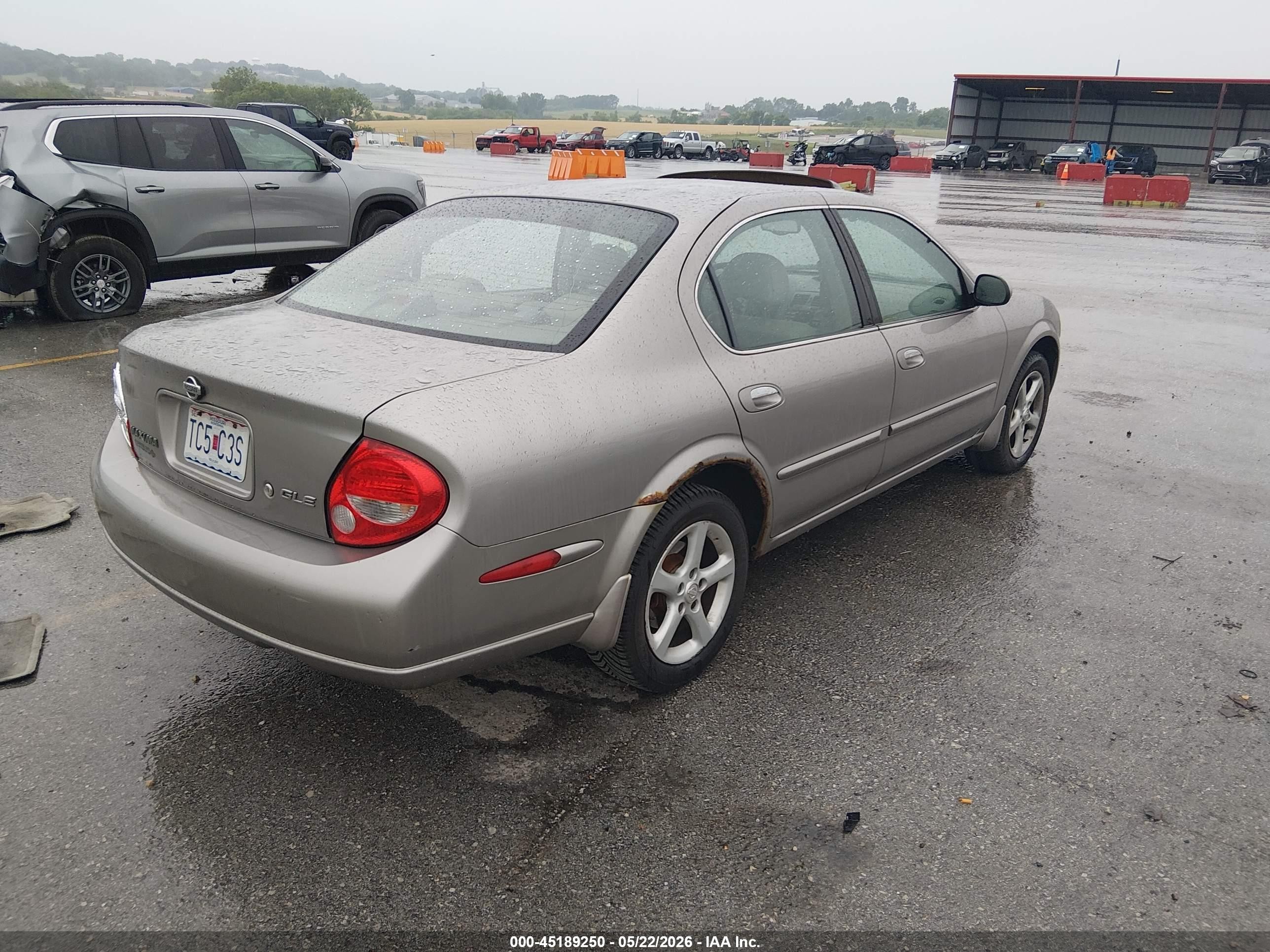 2001 Nissan Maxima Gle Silver vin: JN1CA31A01T314429