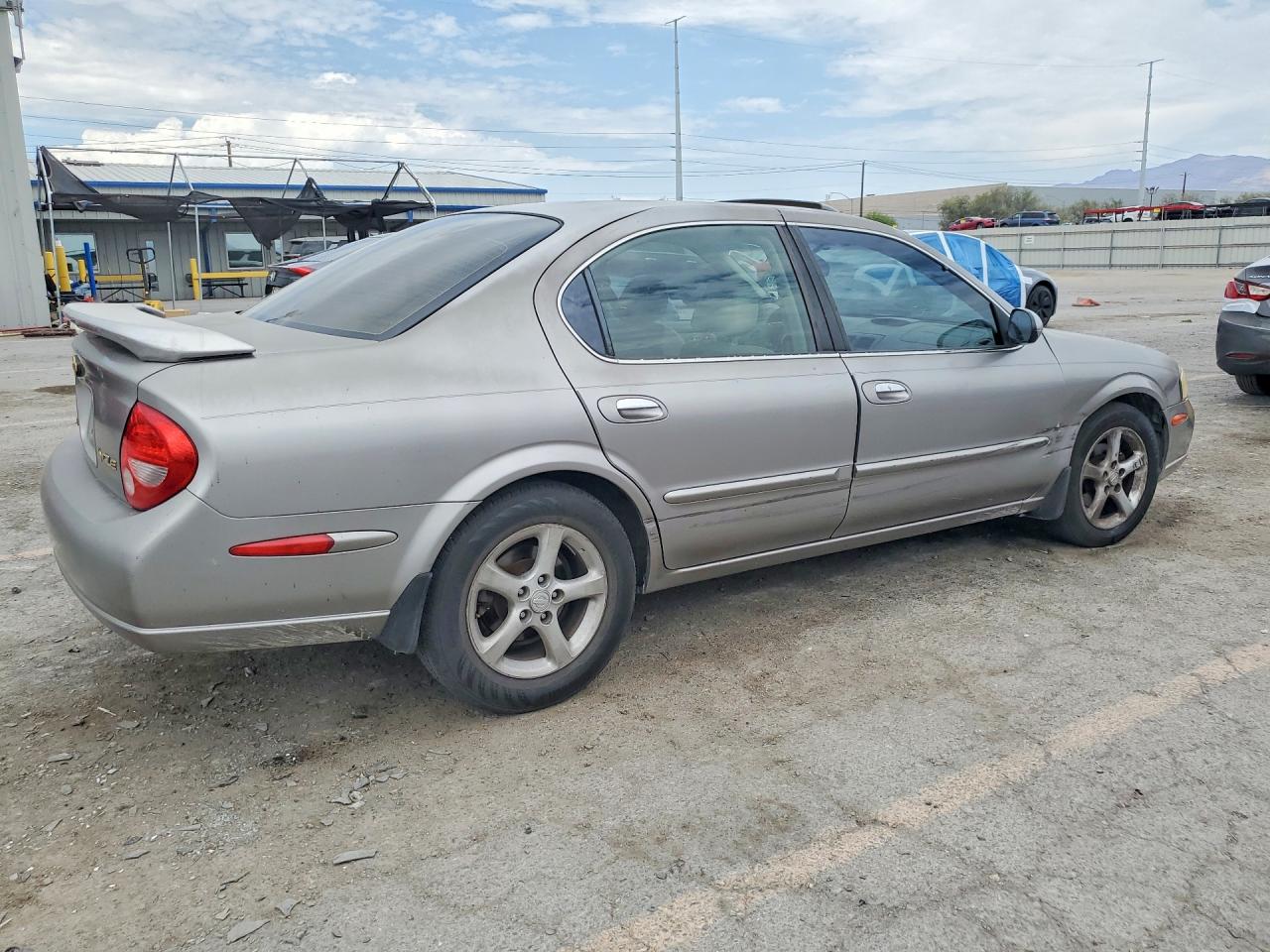2000 Nissan Maxima Gxe Gray vin: JN1CA31A3YT213413