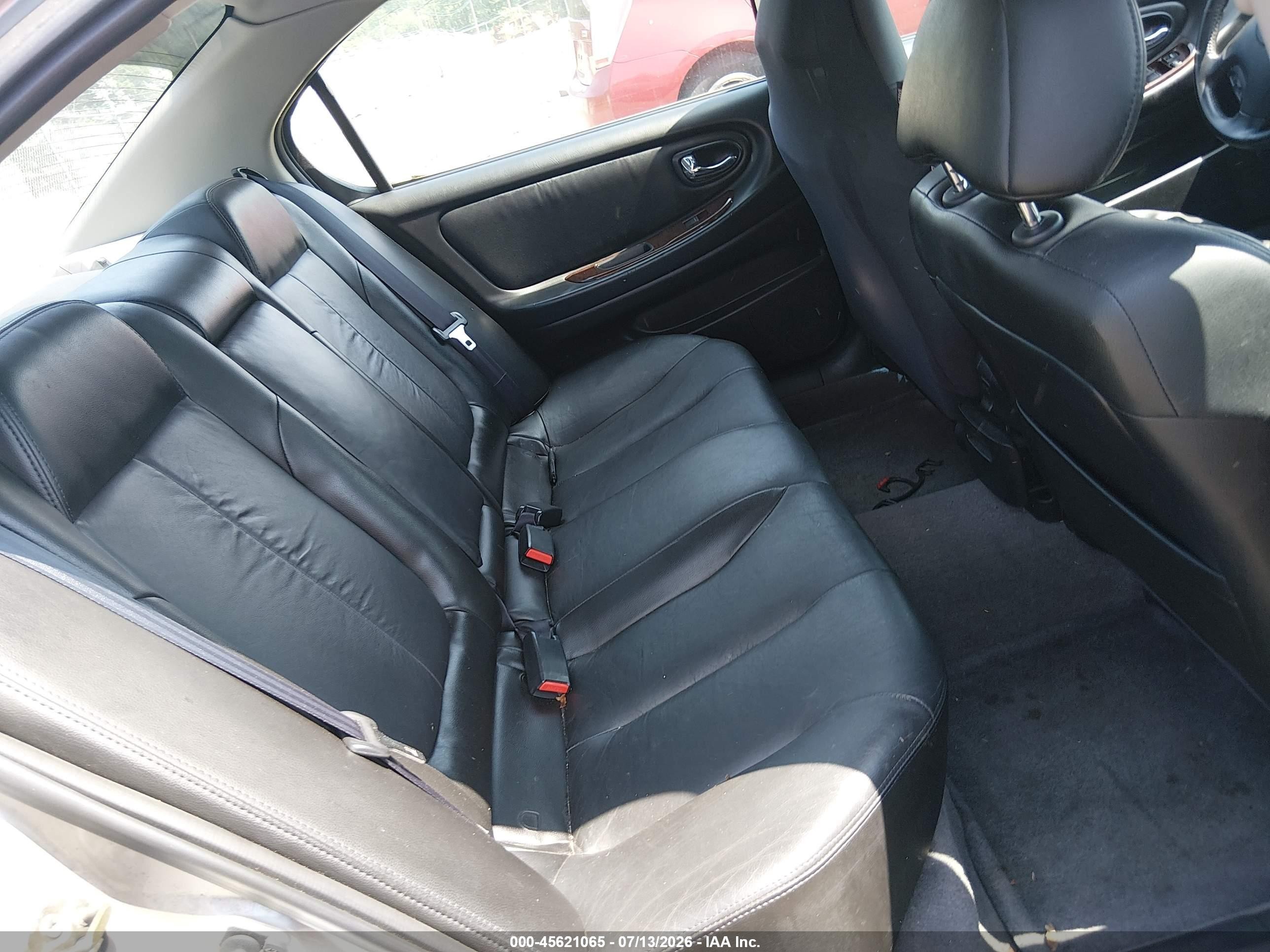 2001 Nissan Maxima Gle Silver vin: JN1CA31A71T311155