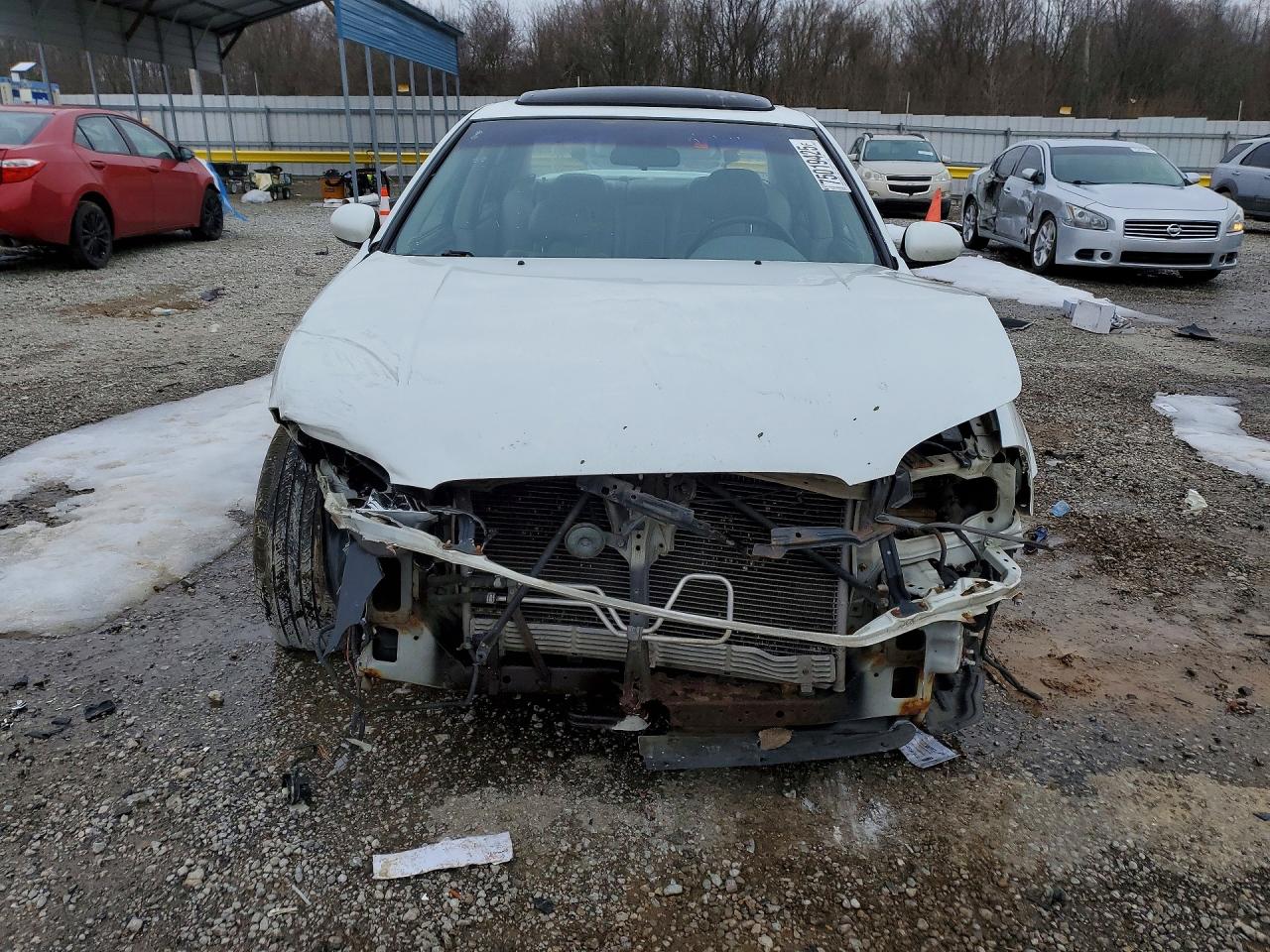 2000 Niss Maxima Gle White vin: JN1CA31A8YT007830