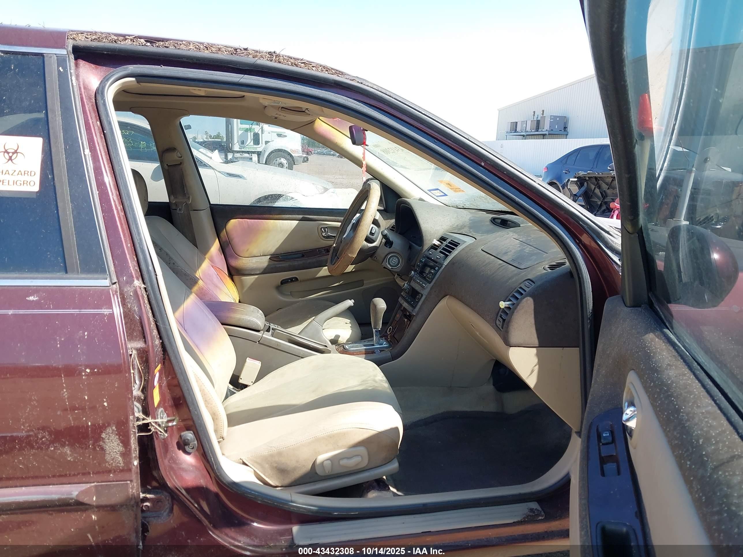 2000 Nissan Maxima Gle/gxe/se Red vin: JN1CA31AXYT211013