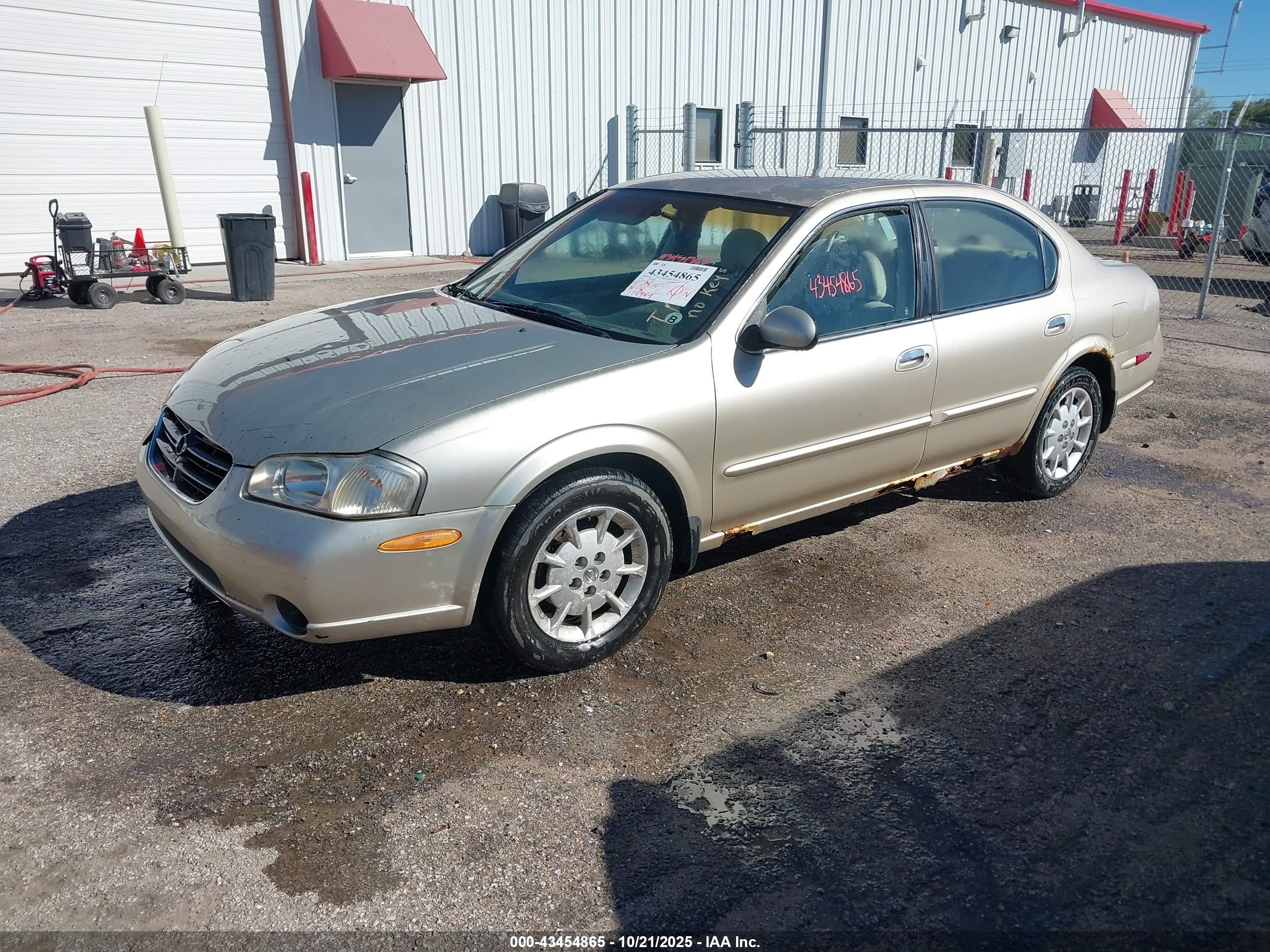 2000 Nissan Maxima Gle/gxe/se Золотой vin: JN1CA31D7YT514907