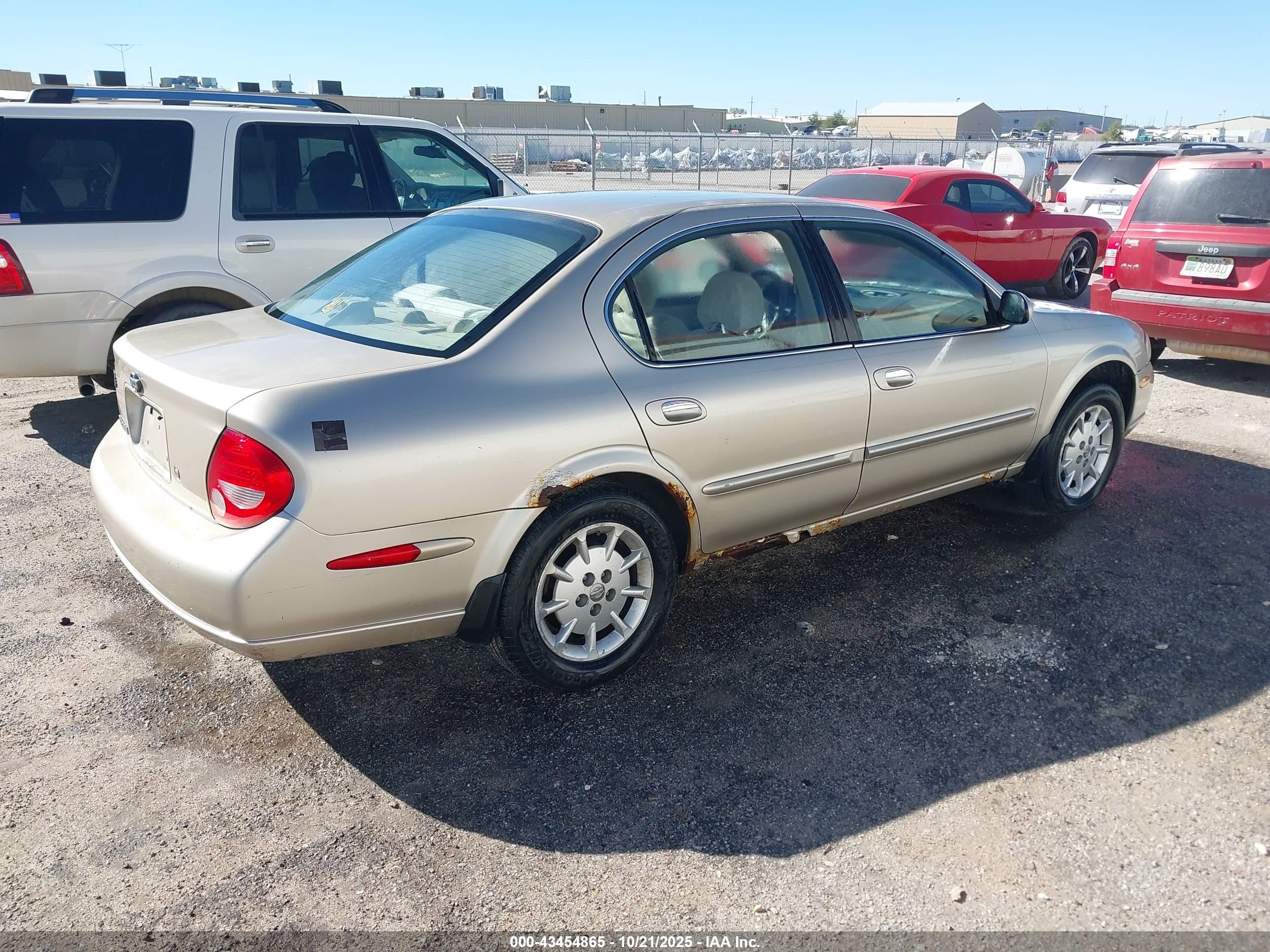 2000 Nissan Maxima Gle/gxe/se Золотой vin: JN1CA31D7YT514907